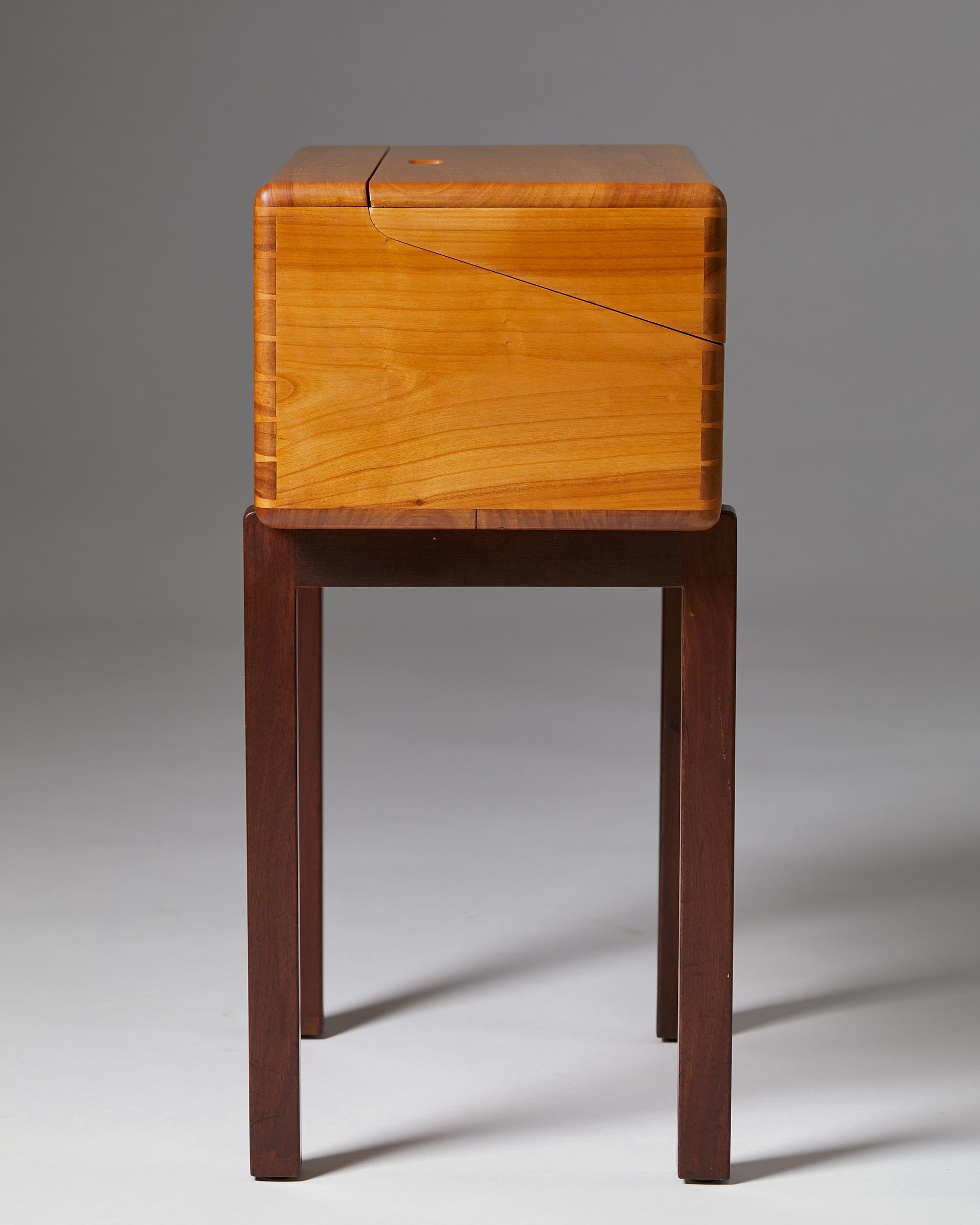 Sewing Box Designed by Magnus L. Stephensen for Axel Søllner, Denmark, 1935 In Good Condition In Stockholm, SE