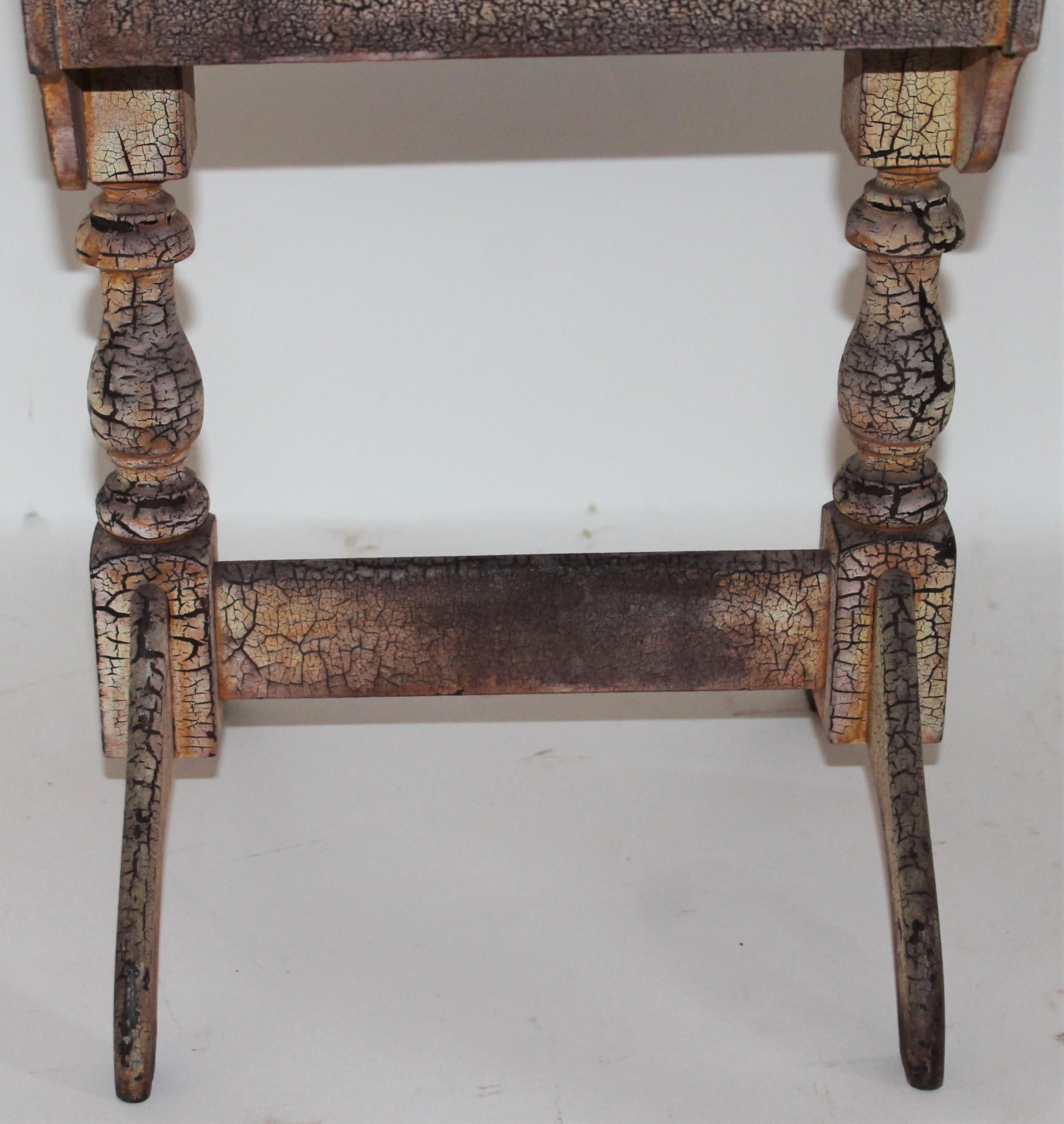 Sewing Stand in Original Painted Surface In Good Condition For Sale In Los Angeles, CA