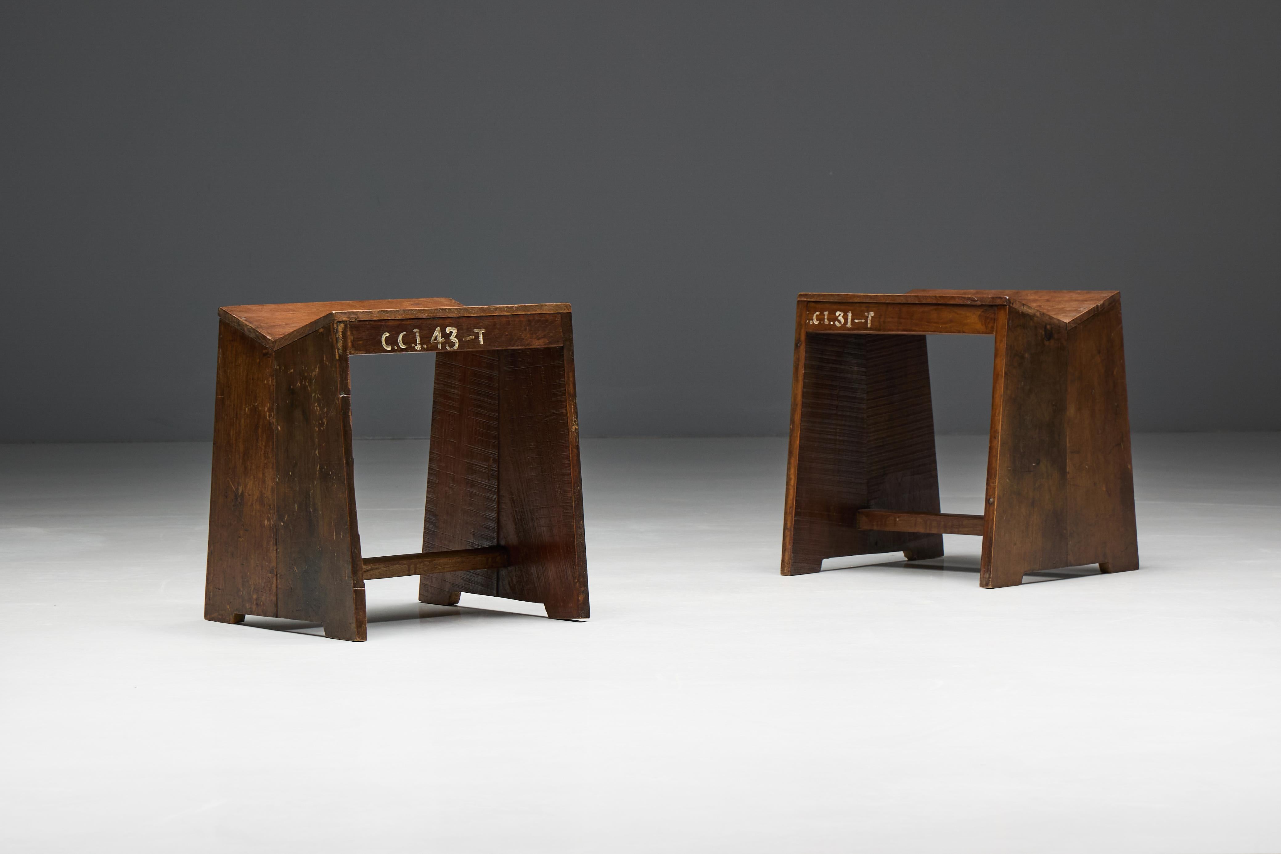 Tabourets à couture PJ-SI-68-A de Pierre Jeanneret, Inde, années 1960 en vente 3