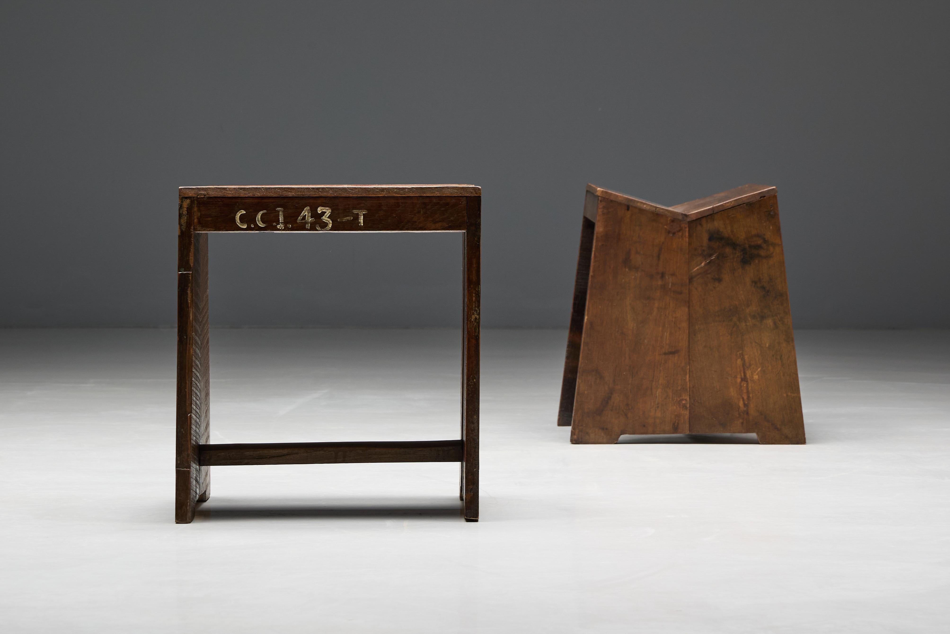 Teck Tabourets à couture PJ-SI-68-A de Pierre Jeanneret, Inde, années 1960 en vente