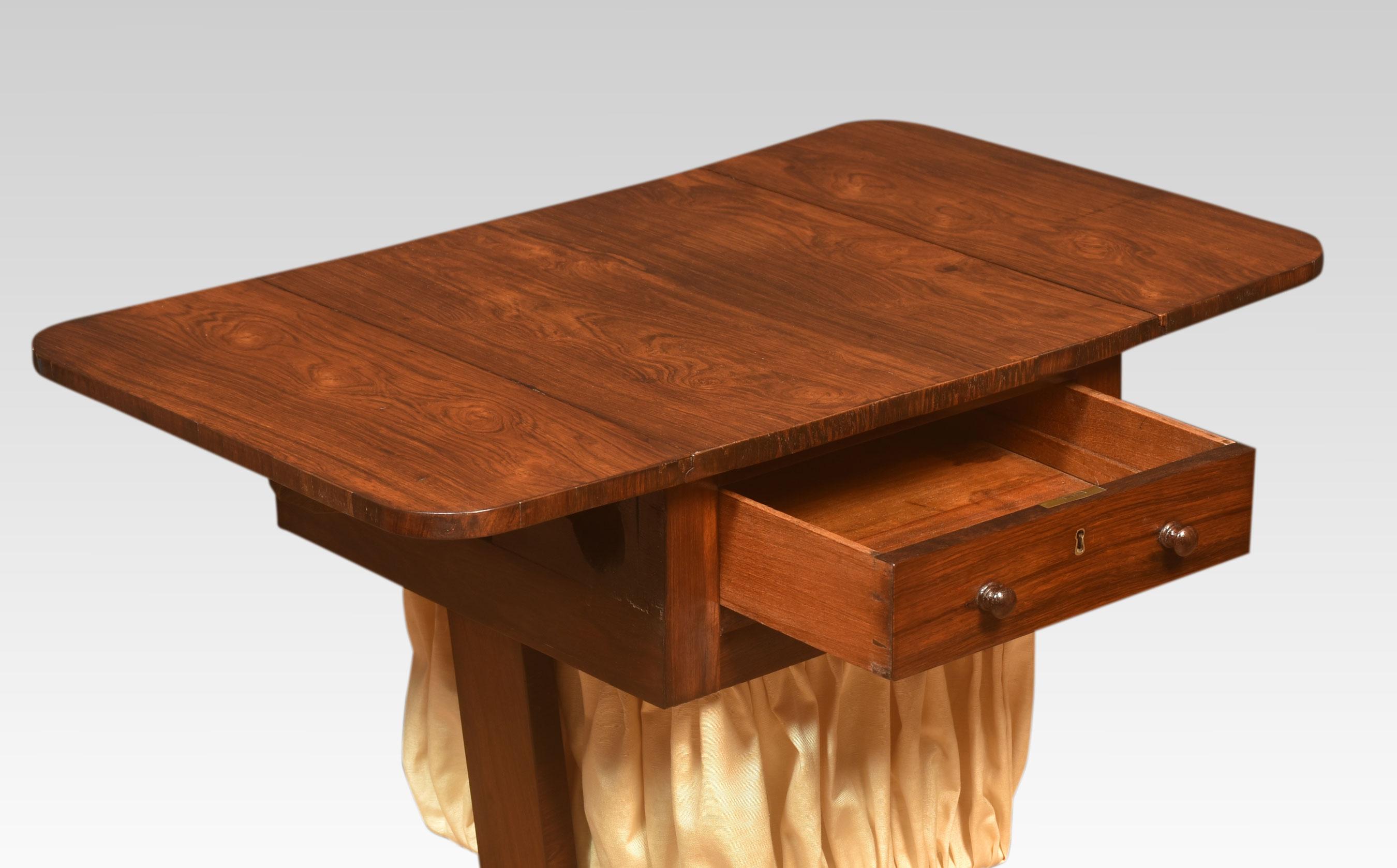 XIXe siècle Table à coudre en vente