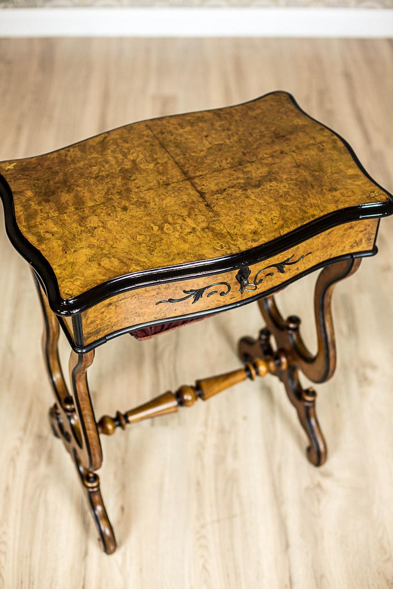 19th Century Sewing Table in Birchen Burl, circa 1870 For Sale