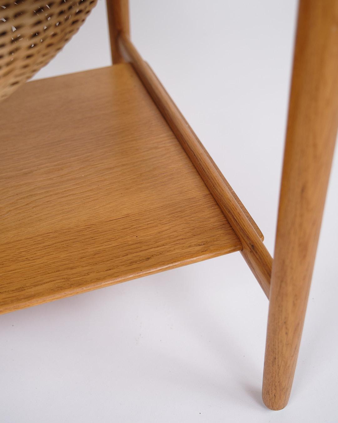 Sewing Table With Shelf Model AT-33 In Soap-Treated Oak By Hans J. Wegner en vente 3