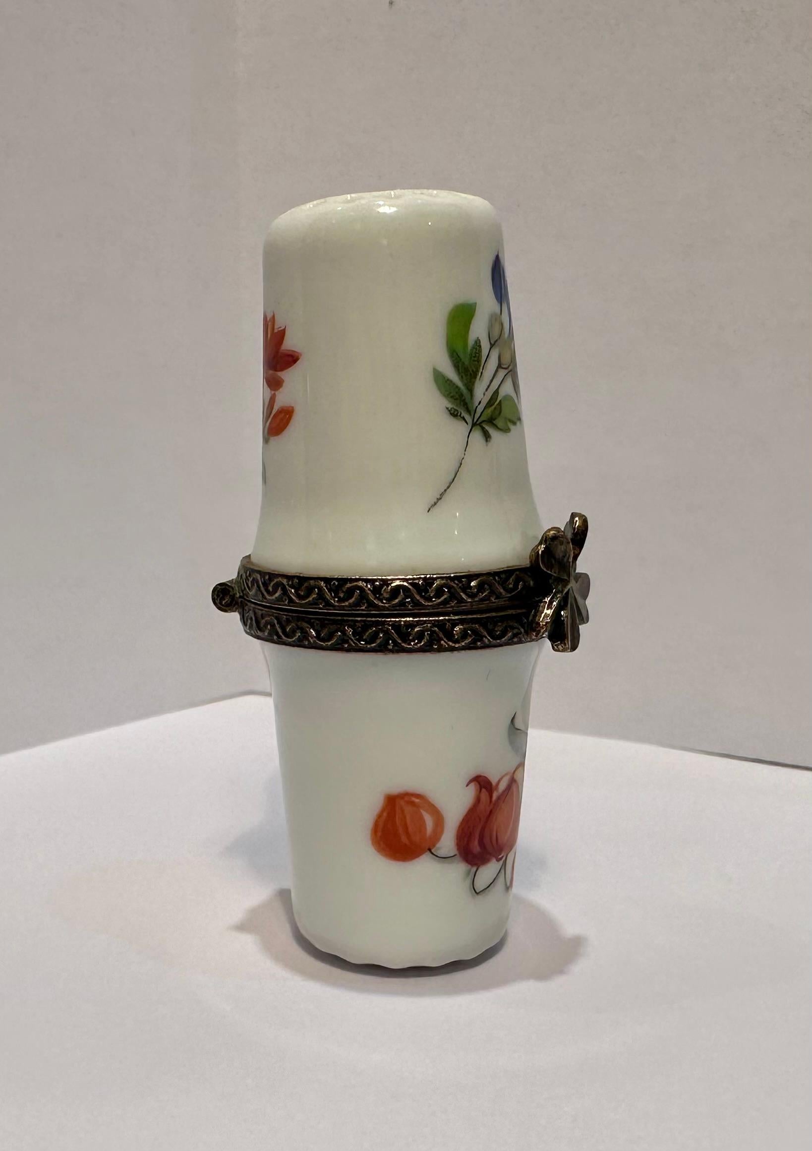 Sewing Theme Limoges France Floral Motif Porcelain Double Thimbles or Needle Box For Sale 3