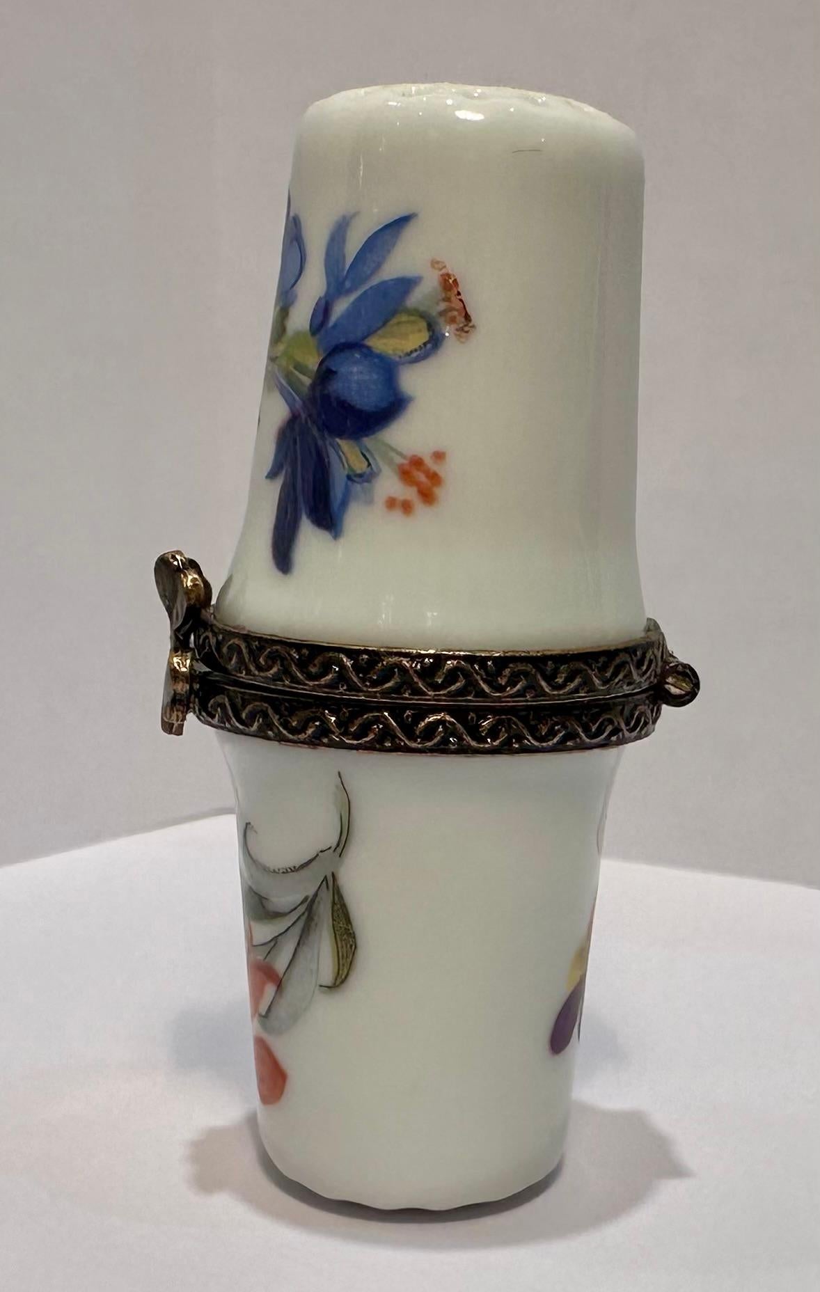 Sewing Theme Limoges France Floral Motif Porcelain Double Thimbles or Needle Box For Sale 4