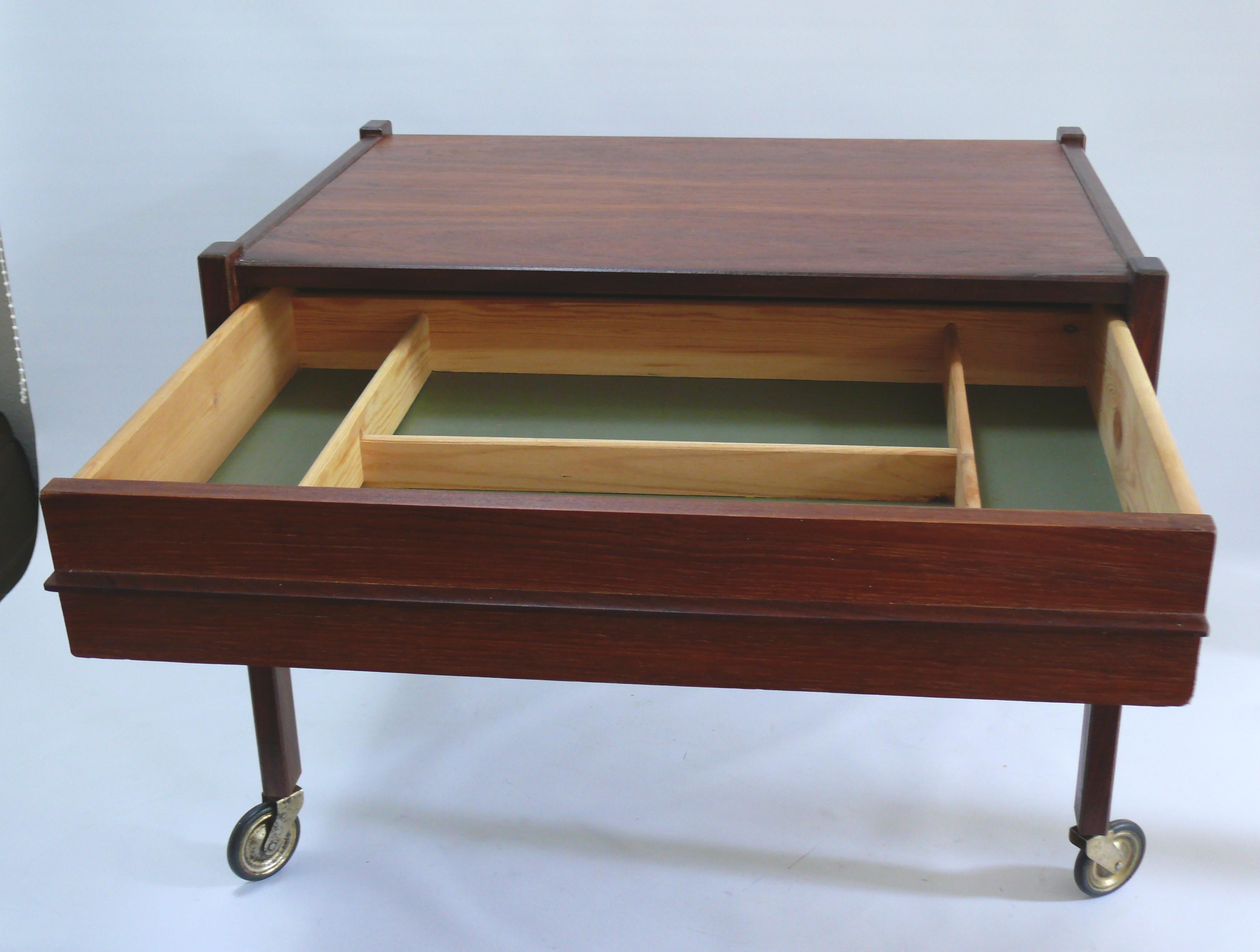 Sewing trolley with drawer and basket - teak/rosewood - Danish design, 1960s For Sale 3