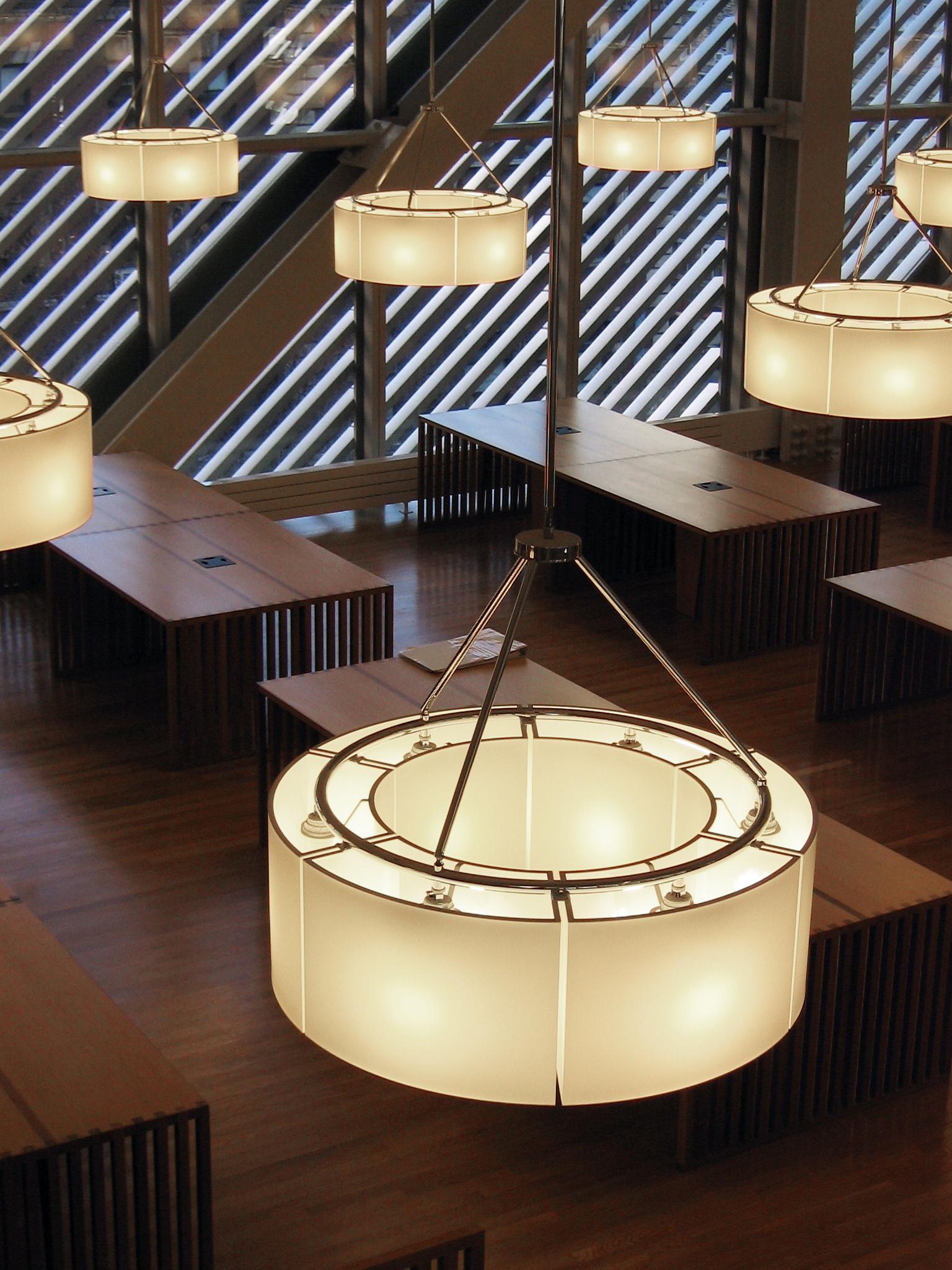Sexta 12 Pendant Lamp by Miguel Milá In New Condition For Sale In Geneve, CH
