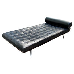 Sexy Black Leather TuftedVintage Barcelona Daybed by Mies Van Der Rohe for Knoll