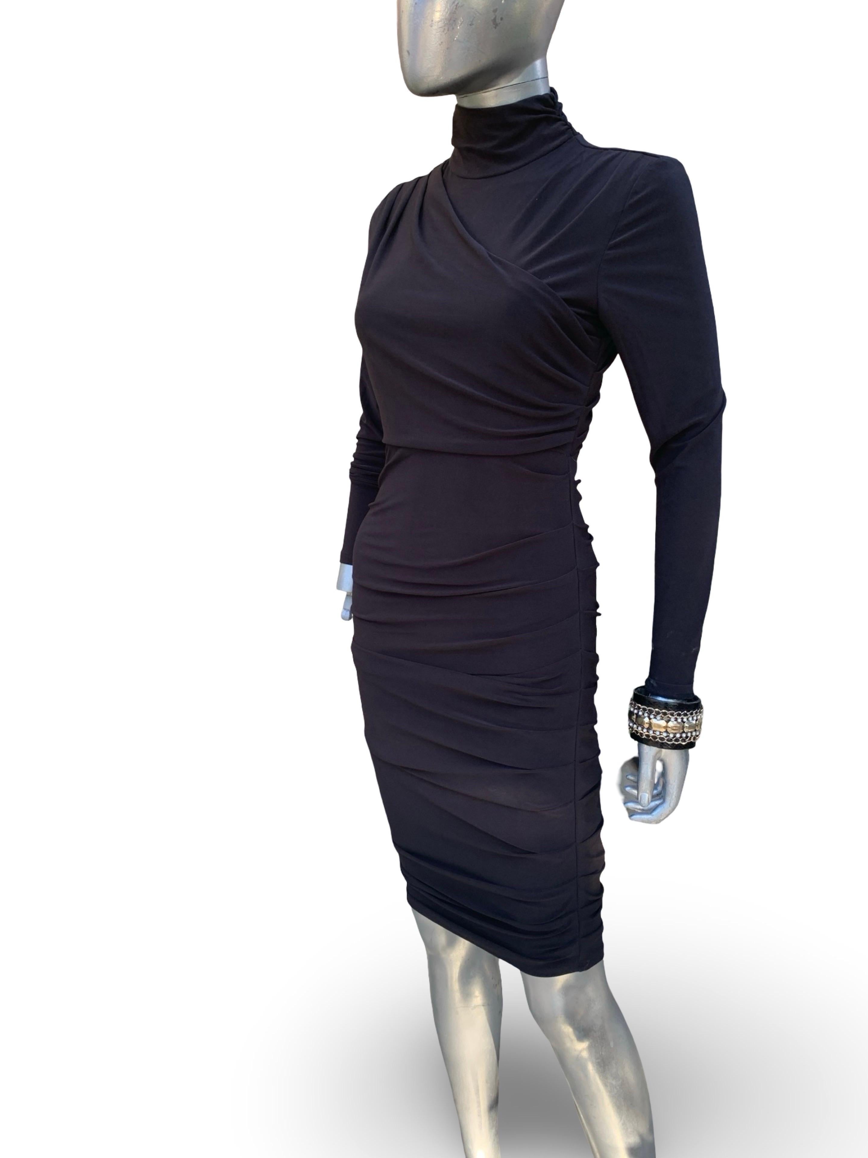 Sexy Body Fitted Knit Draped and Ruched Black Not-Basic Black Dress Größe 4-6 im Angebot 5