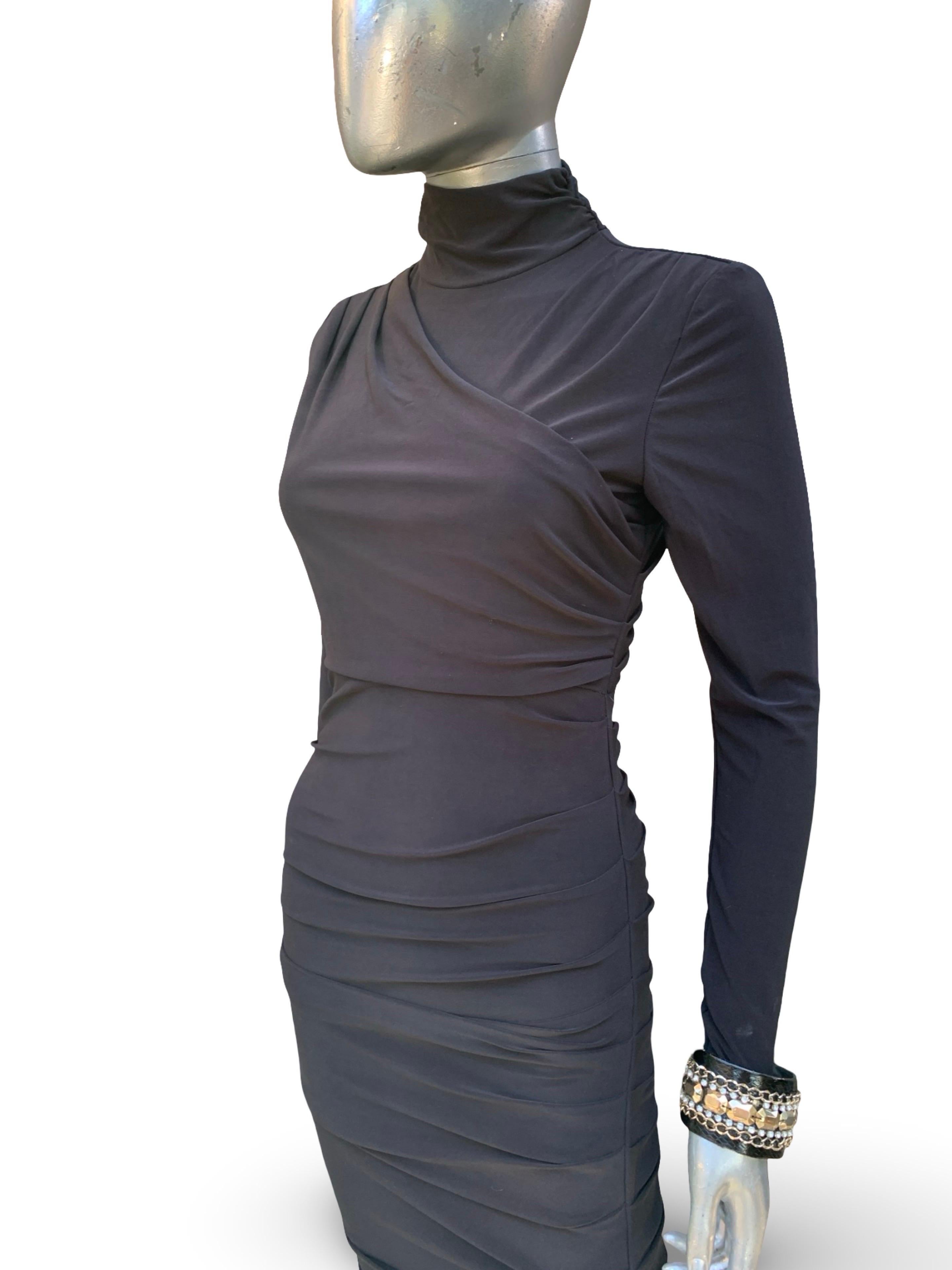 Sexy Body Fitted Knit Draped and Ruched Black Not-Basic Black Dress Größe 4-6 im Angebot 8