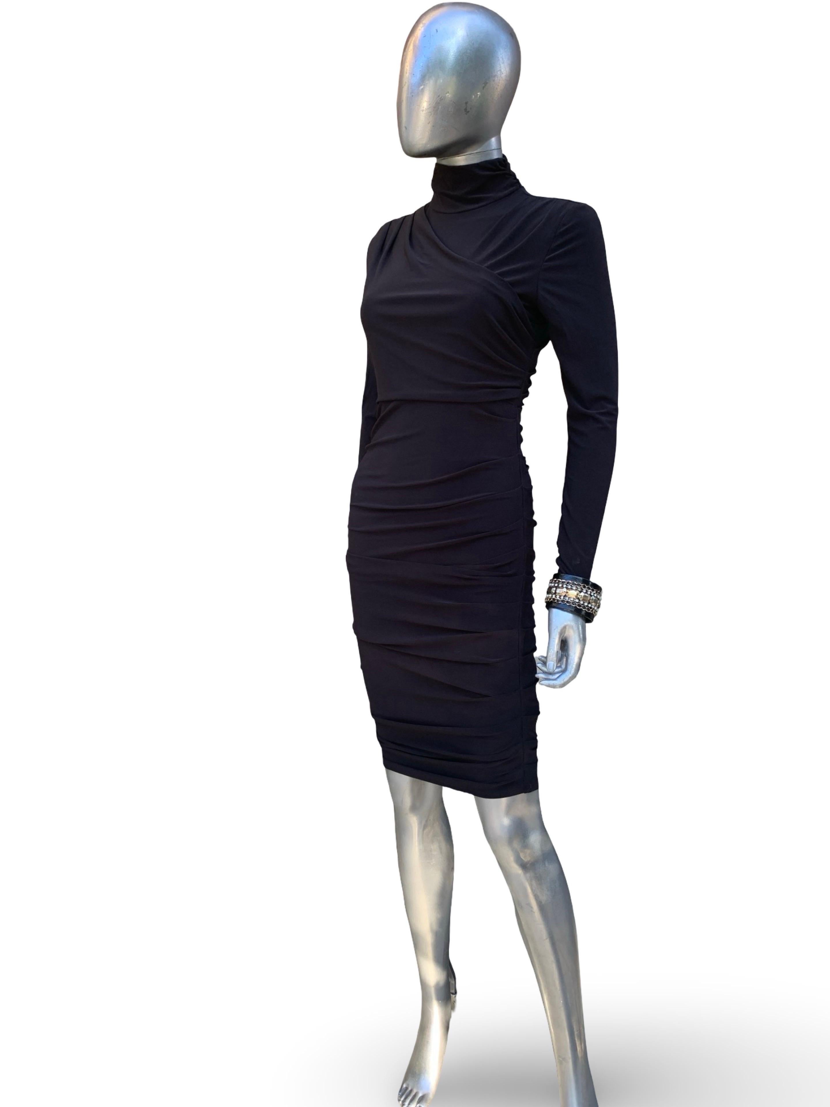 Sexy Body Fitted Knit Draped and Ruched Black Not-Basic Black Dress Größe 4-6 im Angebot 9