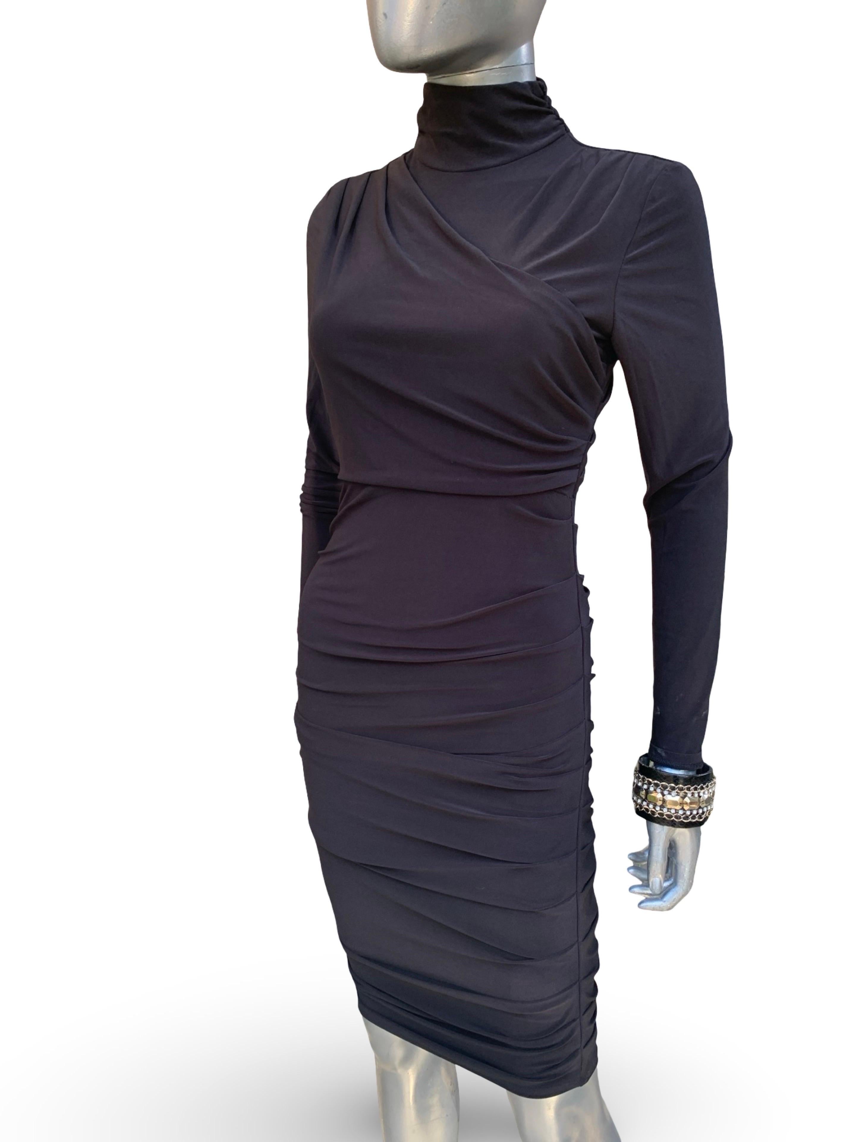 Sexy Body Fitted Knit Draped and Ruched Black Not-Basic Black Dress Größe 4-6 im Angebot 11