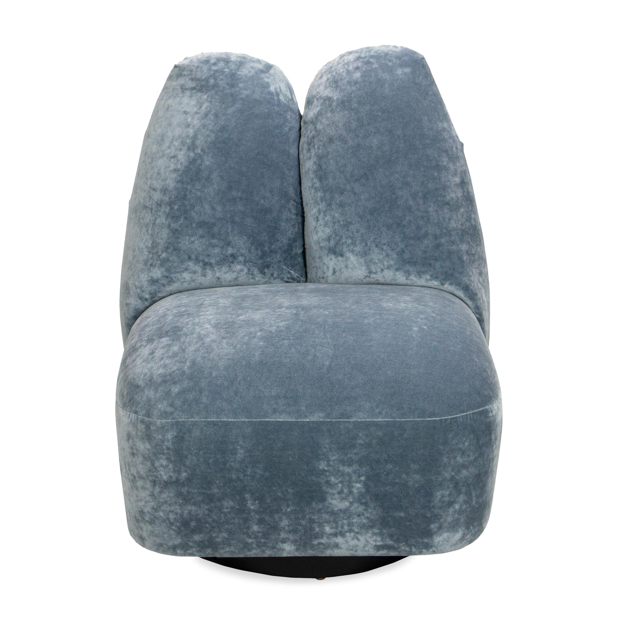 XXI secolo e contemporaneo Sedia girevole sexy curvy Chunky in velluto schiacciato azzurro e pelle rossa in vendita