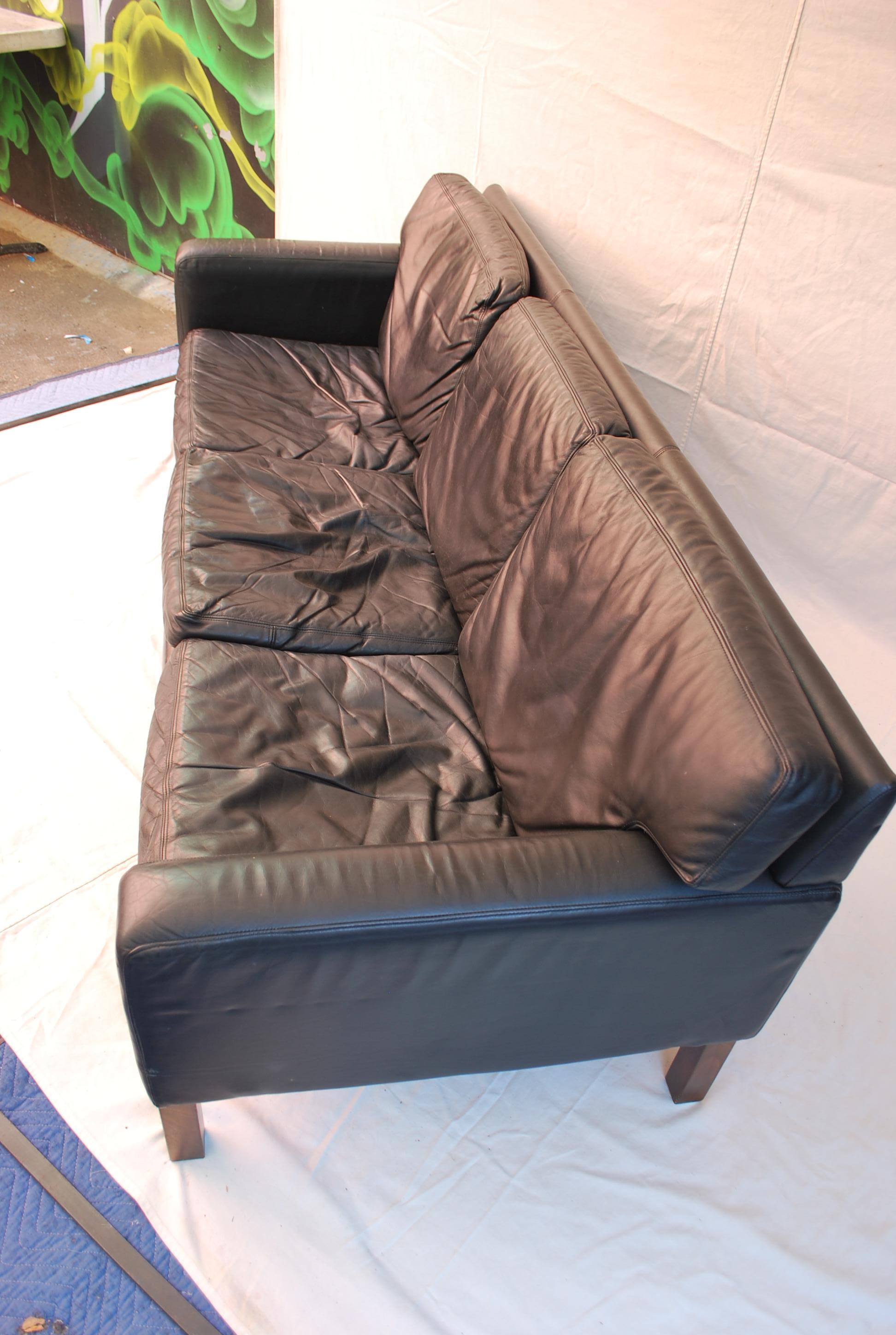 sexy leather sofa design by Erik Jorgensen In Good Condition For Sale In Los Angeles, CA