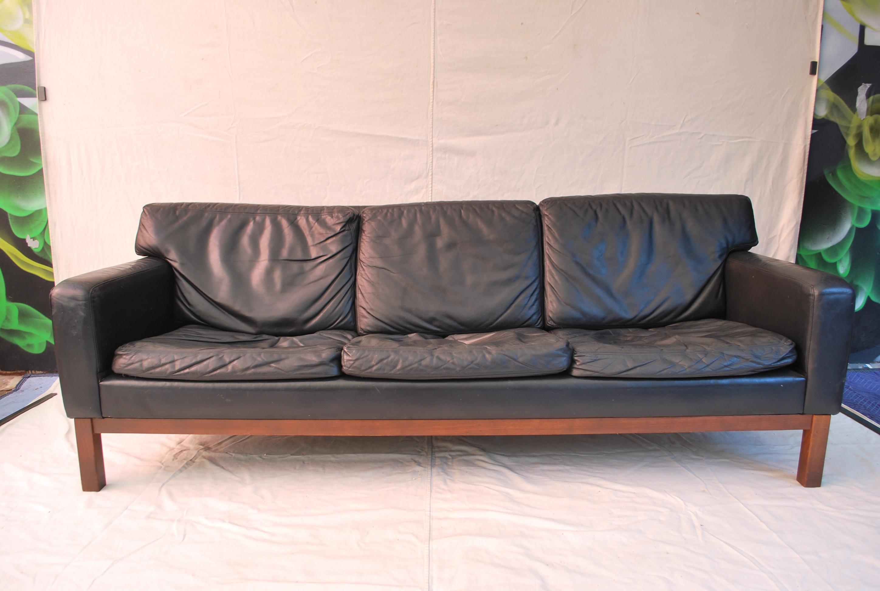 sexy leather sofa design by Erik Jorgensen For Sale 2