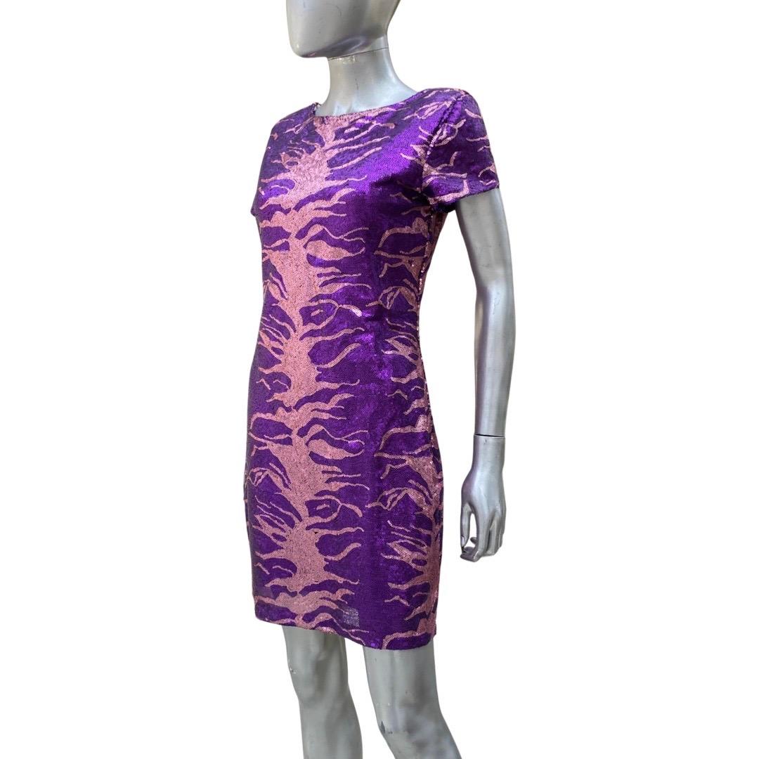 Petite robe de cocktail sexy à motif d'animaux à sequins violets et roses, taille M en vente 5