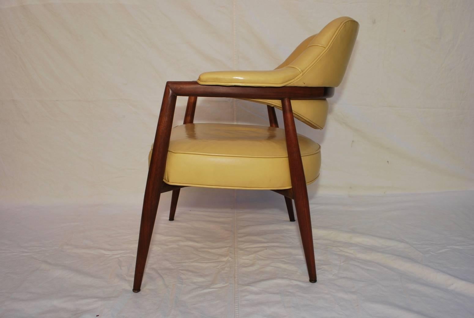 Sexy Monteverdi Young Leather Chair Design by Maurice Bailey In Good Condition In Los Angeles, CA