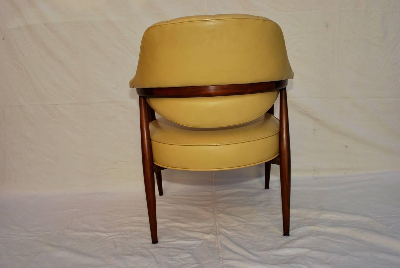Mid-20th Century Sexy Monteverdi Young Leather Chair Design by Maurice Bailey