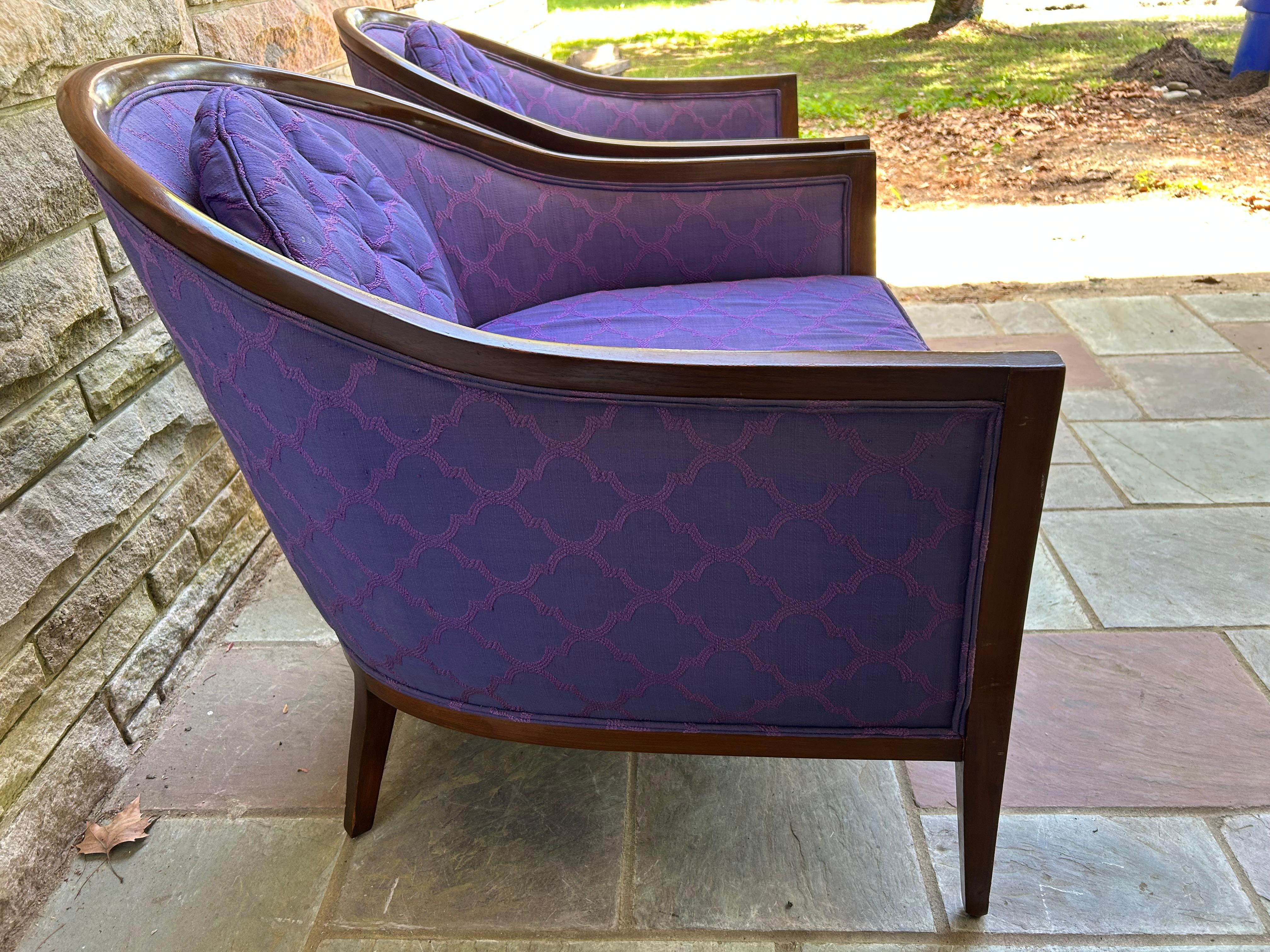 Tissu d'ameublement Paire de chaises à dossier en noyer de style Harvey Probber The Modernity en vente