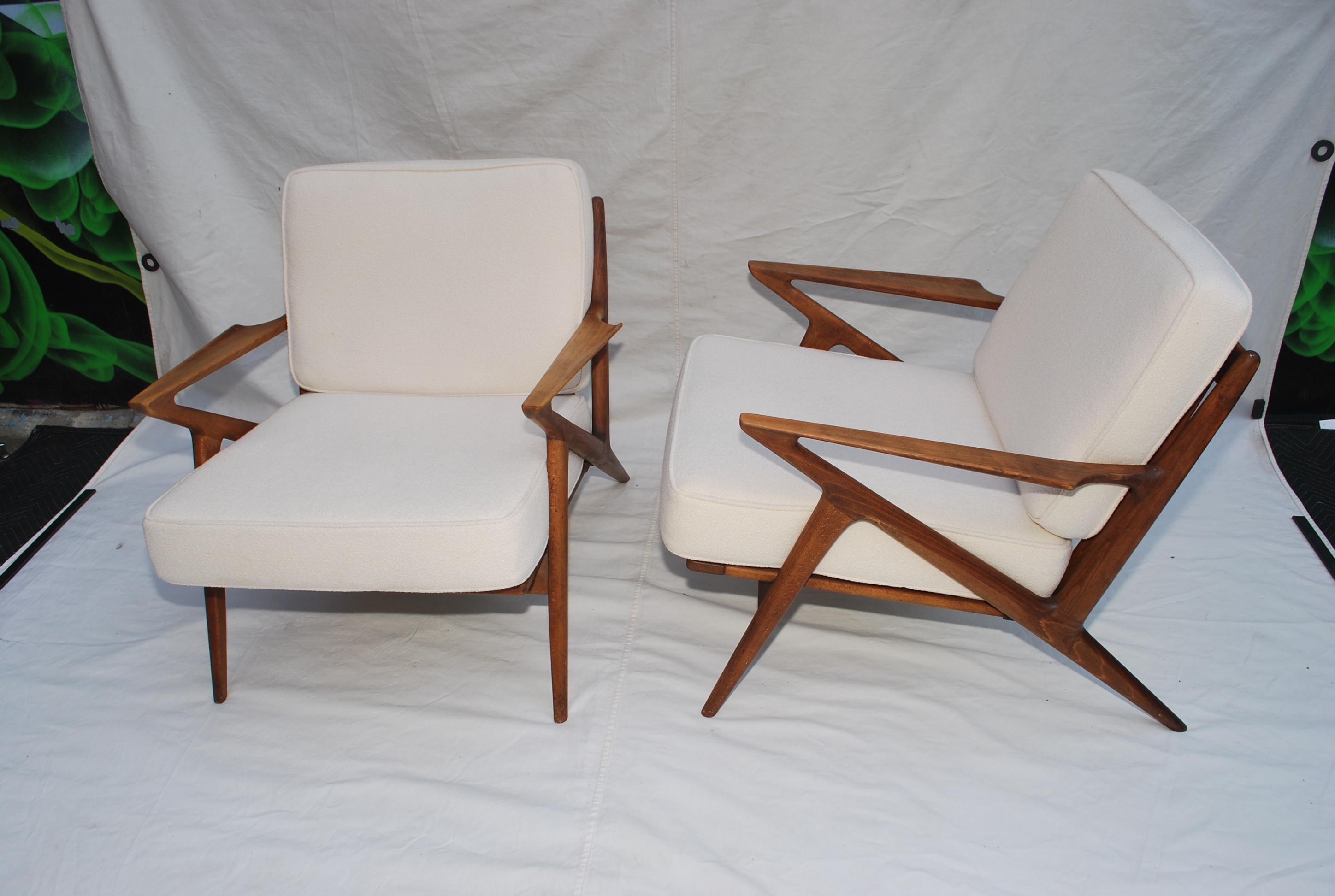 theses chair are very sexy and design by the iconic Danish designer Poul jensen, the chairs have been reupholstered and the patina of the wood is original, they are in great shape, I never say they are perfect, has everybody has a different standard.