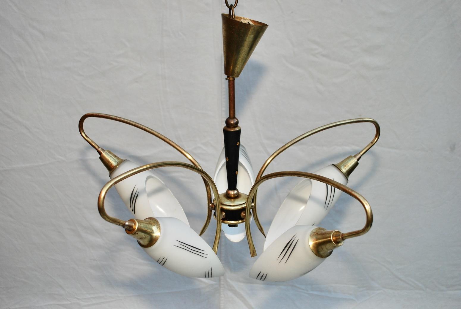 Français Sexy Small French Midcentury Chandelier en vente