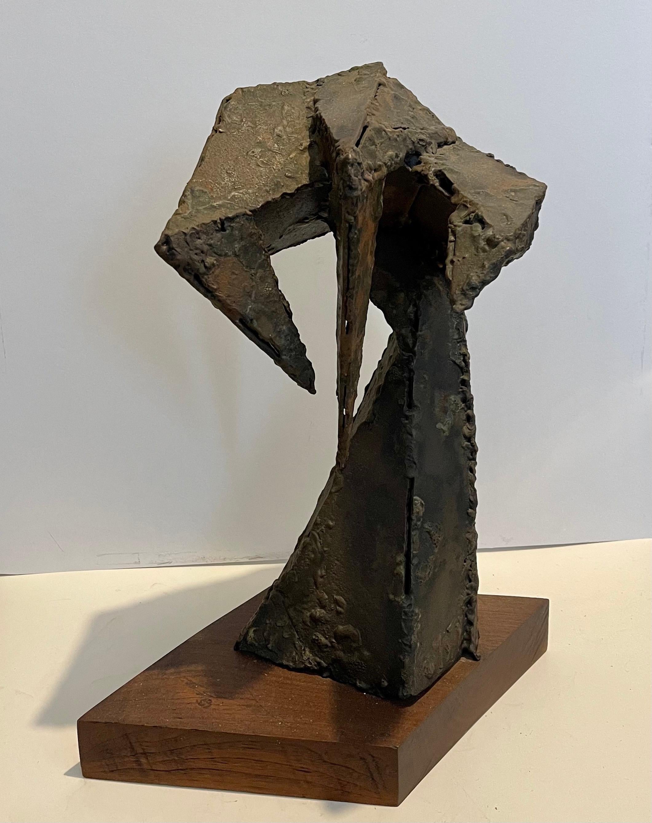 Sculpture expressionniste abstraite expressionniste biomorphe en métal soudé  - Marron Abstract Sculpture par Seymour Lipton