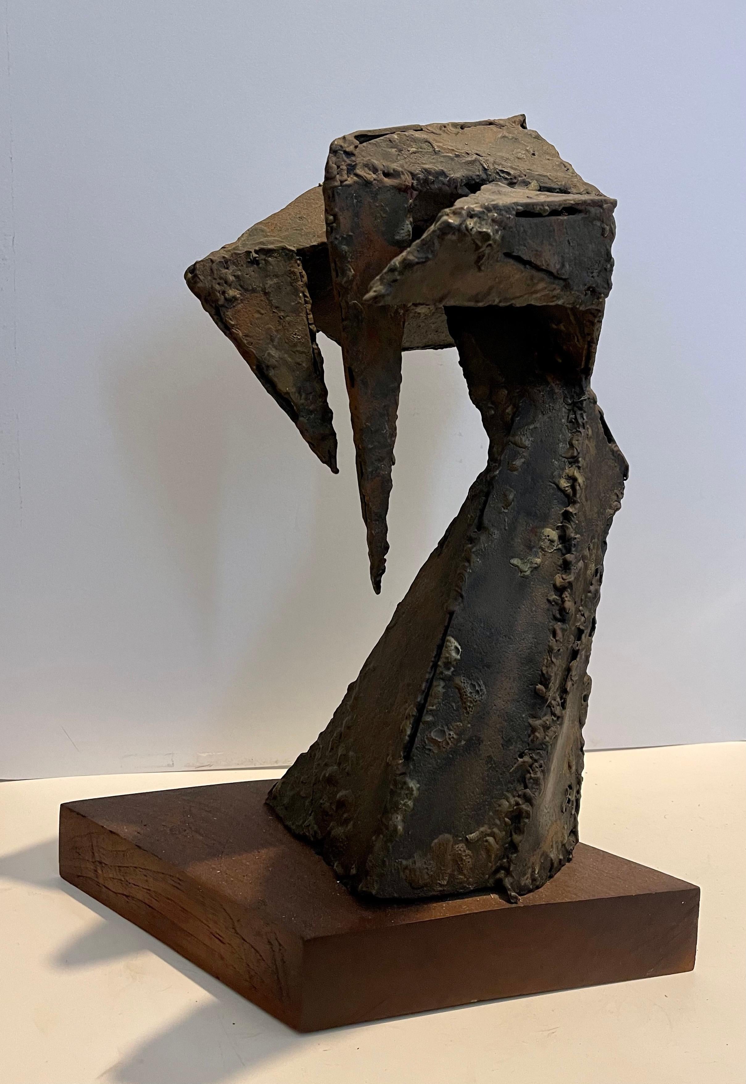 Escultura Expresionista Abstracta Biomórfica de Metal Soldado en venta 2