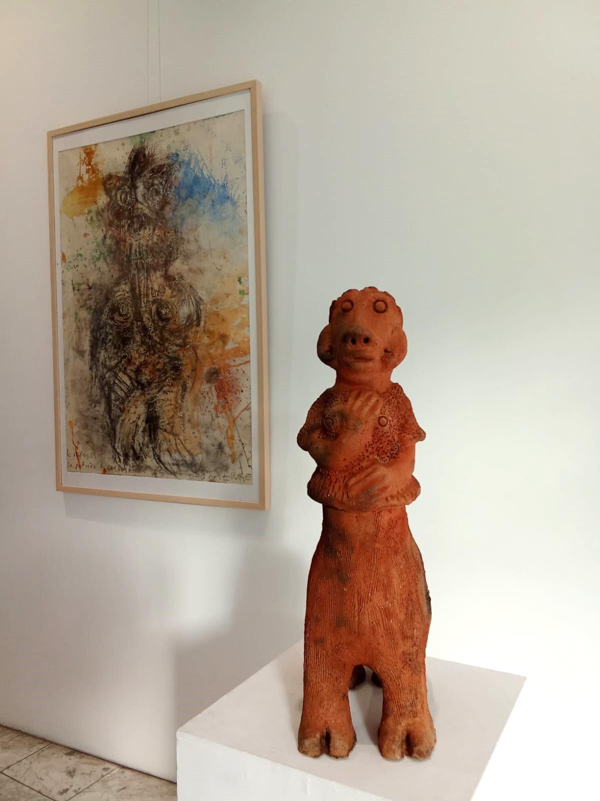 Centauress Seyni Awa Camara sculpture art ceramic terracotta Senegal mythology - Beige Figurative Sculpture by SEYNI AWA CAMARA