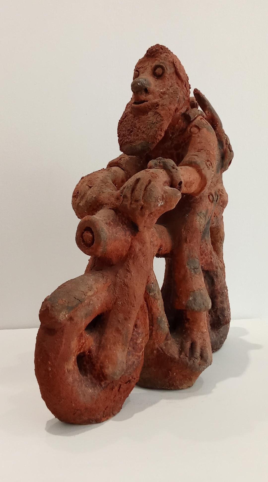 Homme à mobylette Seyni Awa Camara Sculpture en terre cuite céramique humour art africain