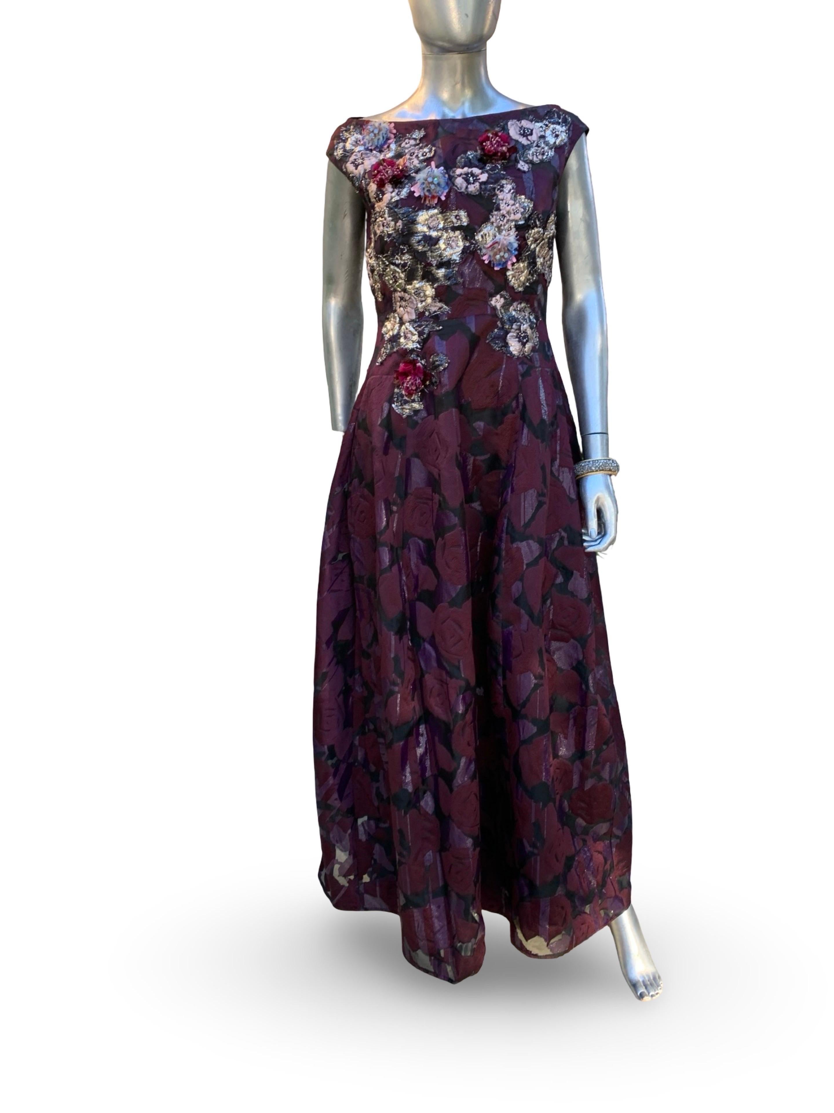 SFA Talbot Runhof Deutschland Atemberaubende Perlen besticktes Abendkleid Größe 10 (Schwarz) im Angebot