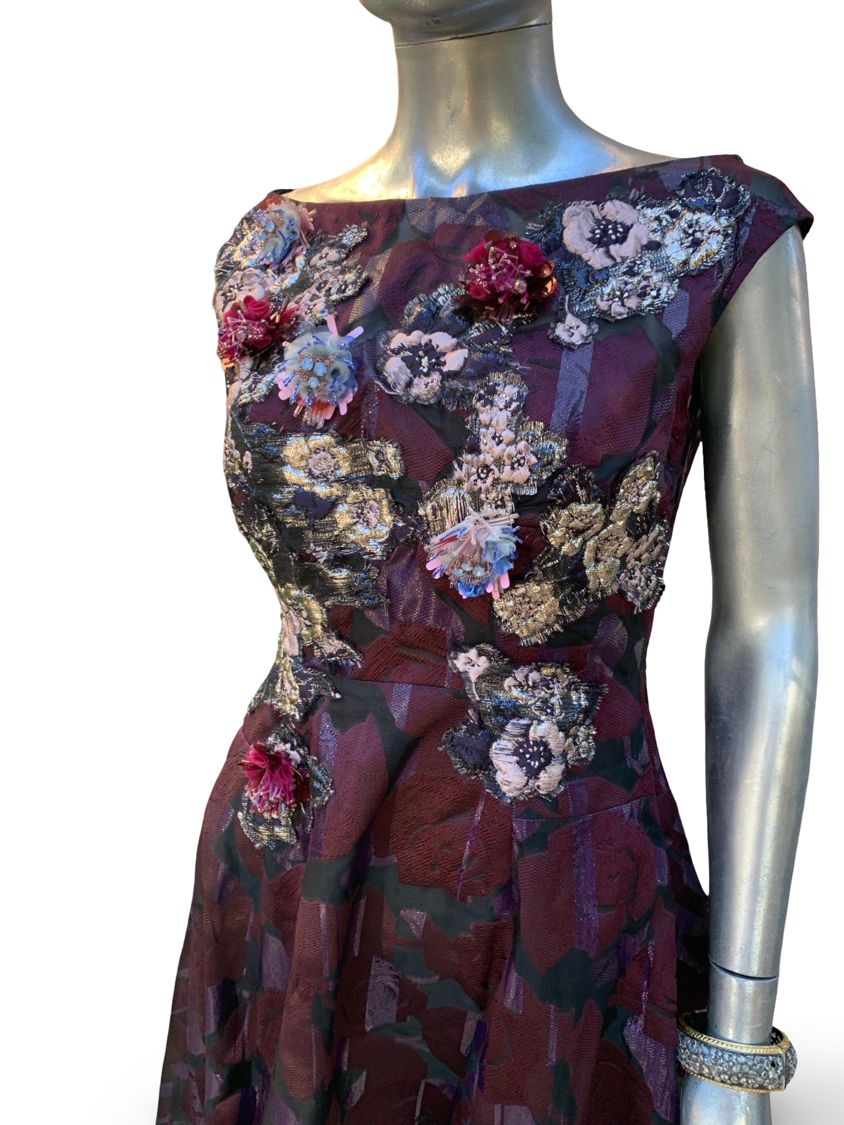 SFA Talbot Runhof Deutschland Atemberaubende Perlen besticktes Abendkleid Größe 10 im Zustand „Gut“ im Angebot in Palm Desert, CA