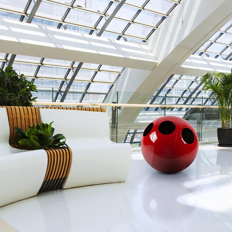 Bola de Gala Rojo Brillante - Papelera de diseño en Nuevo estado para la venta en Calenzano, IT