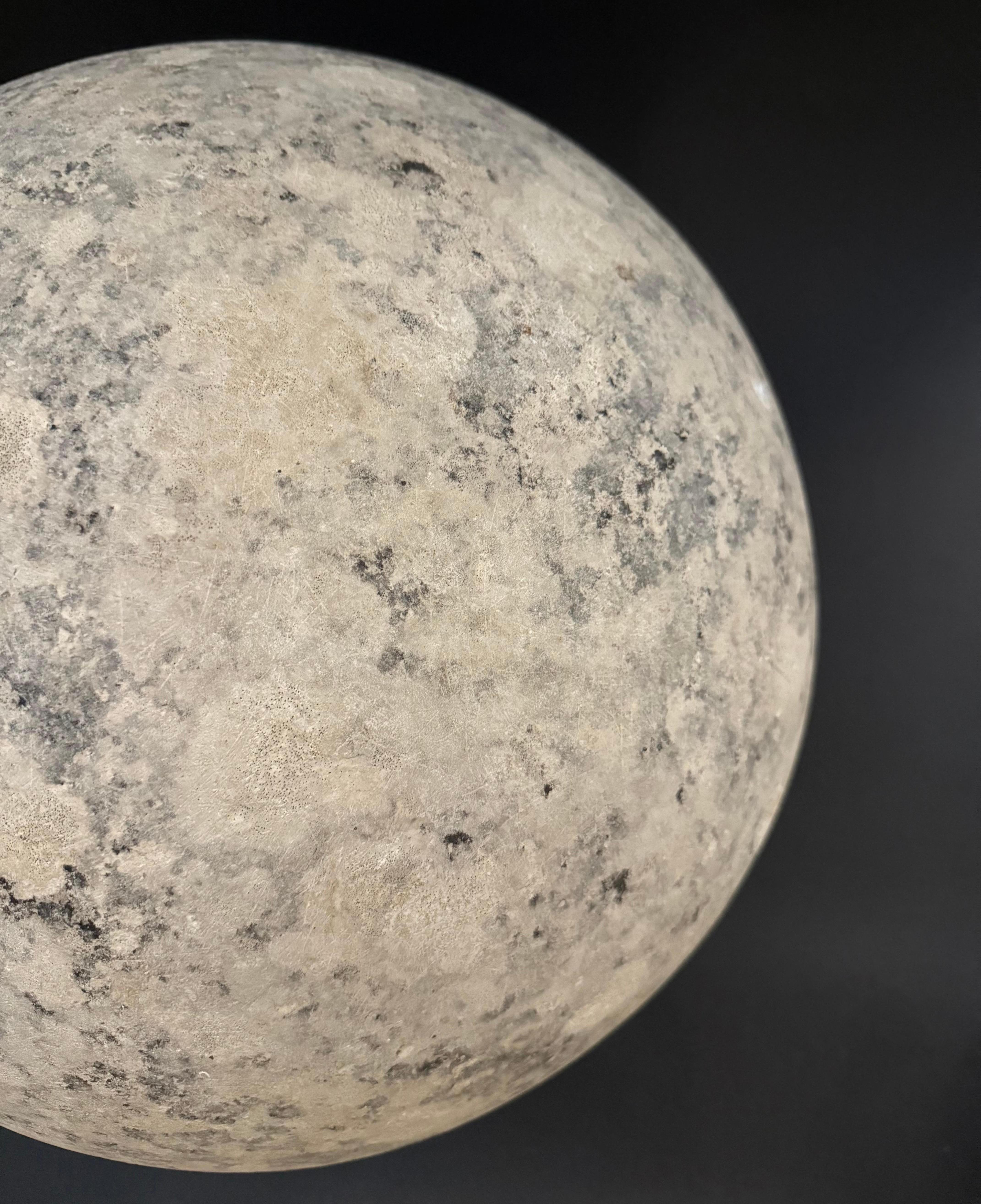 Sandstone sphere - Apulia 17th century For Sale 1