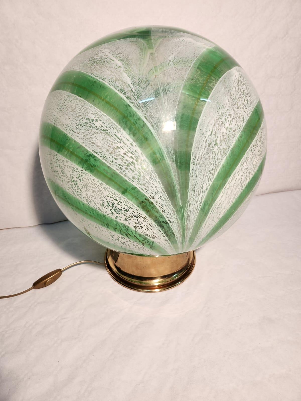Ère spatiale Sphère en verre de Murano en vente