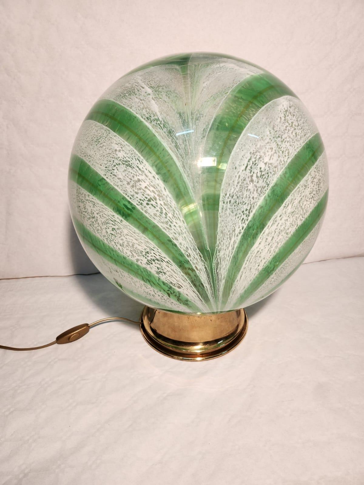 Patiné Sphère en verre de Murano en vente
