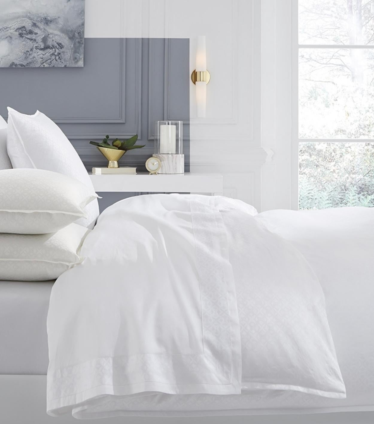 Sferra Giza - Couvre-lit en jacquard de coton satiné 45 Quatrefoil, blanc, Italie Neuf - En vente à Brooklyn, NY