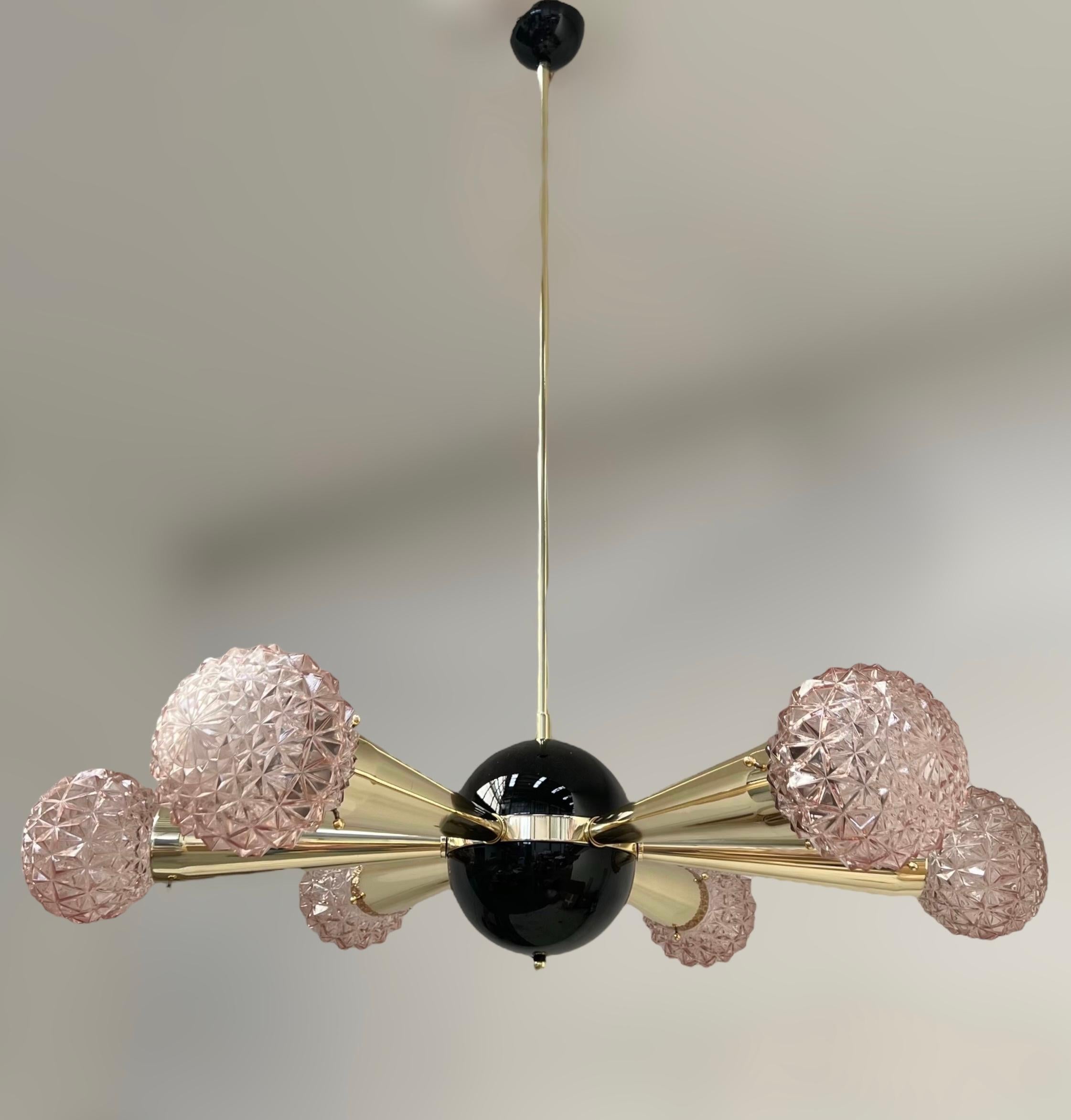 Italian chandelier with pink faceted Murano glass shades, mounted on polished brass frame with black enameled center and ceiling canopy / Designed by Fabio Bergomi for Fabio Ltd / Made in Italy
6 lights / E12 or E14 type / max 40W each
Measures: