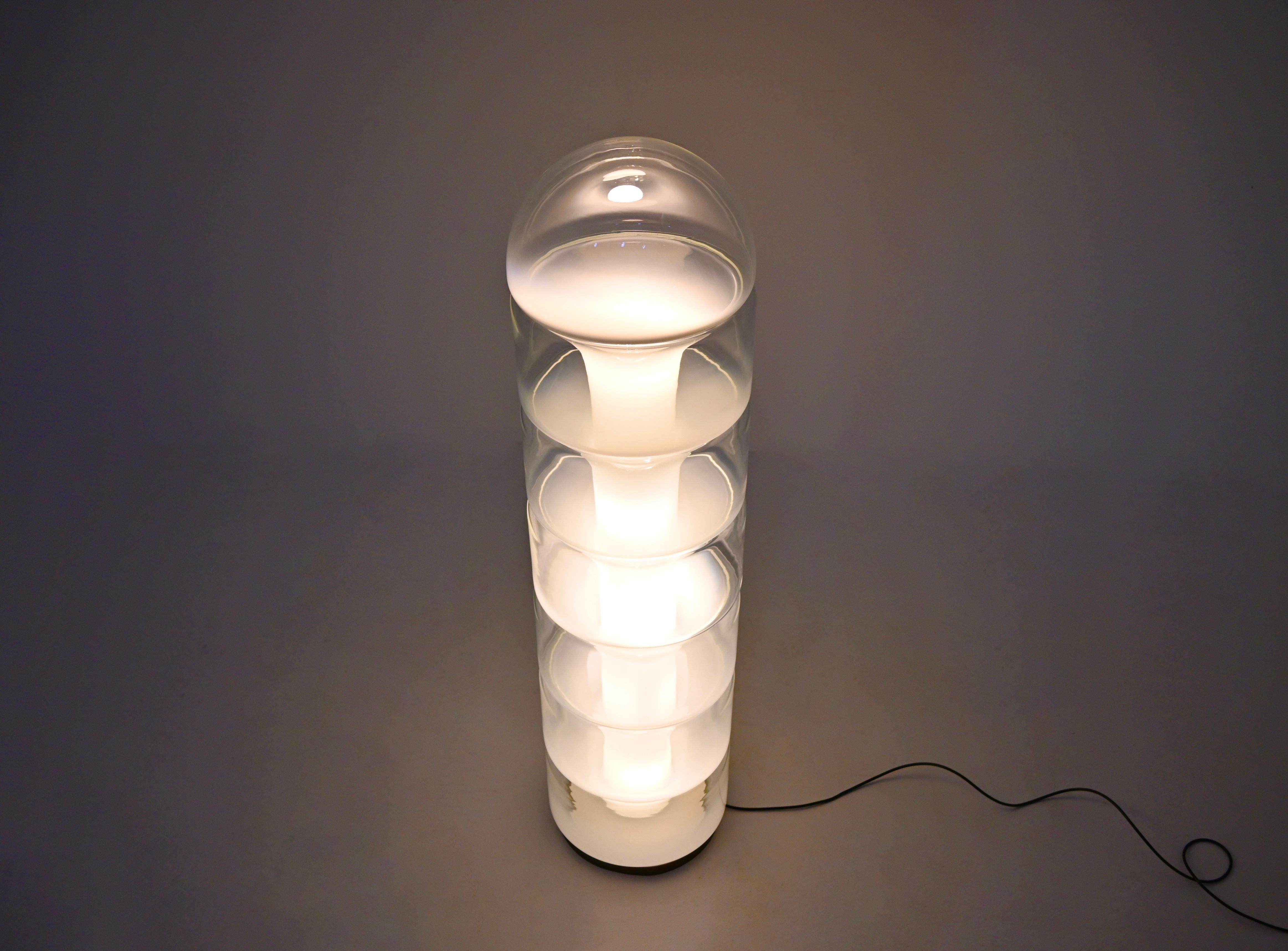 Sfumato LT316 Stehleuchte aus Muranoglas von Carlo Nason für Mazzega, 1970er Jahre (Italienisch) im Angebot