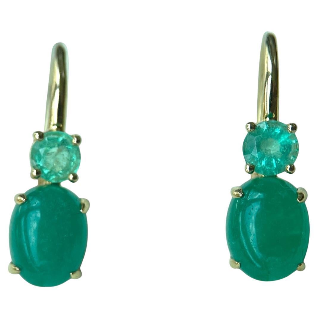 SGA Natürlicher kolumbianischer Smaragd Hebelohrringe aus 18 Karat Gold im Angebot