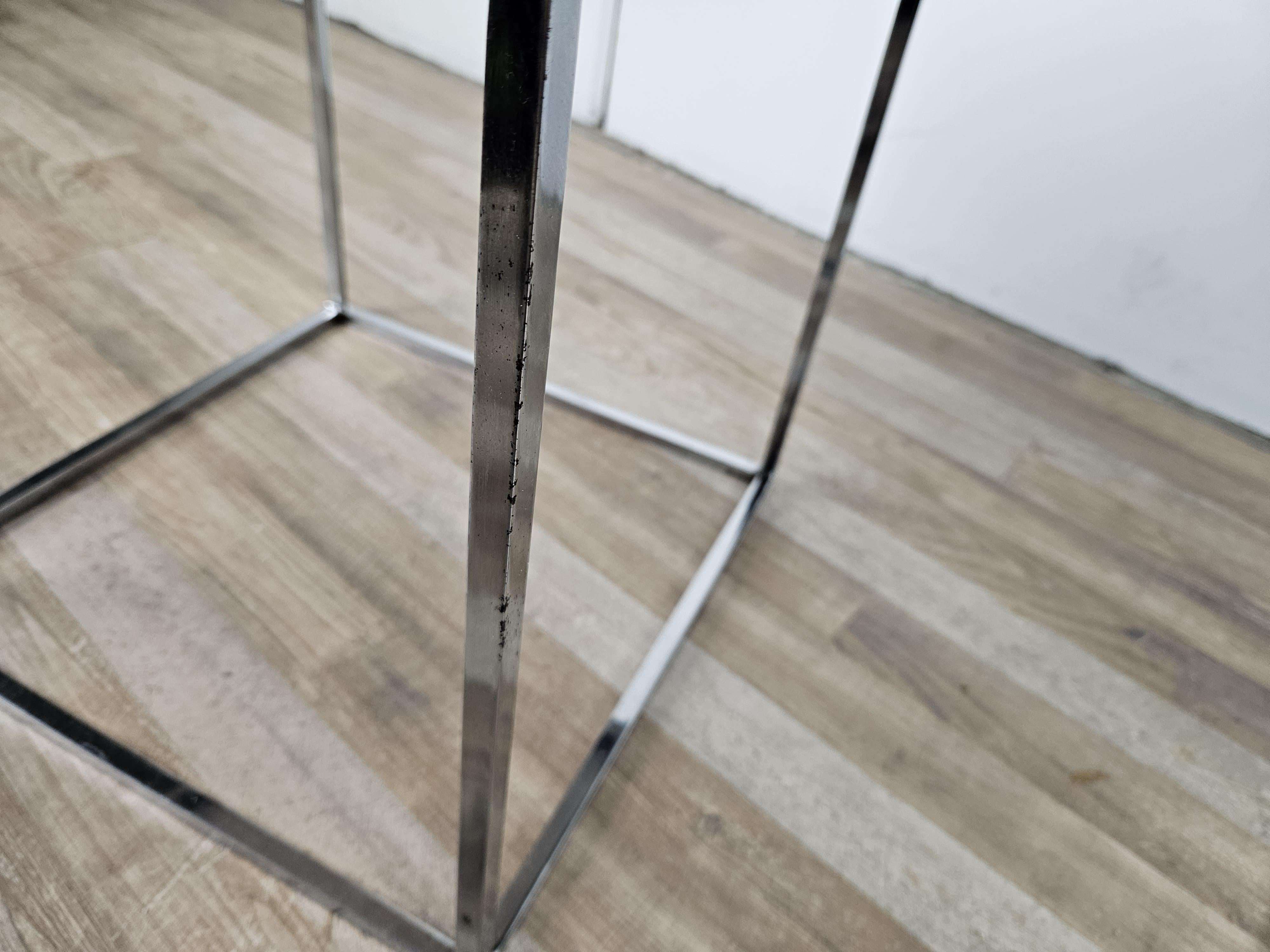 Tabourets des années 1970 en métal chromé et assise en fourrure noire en vente 4