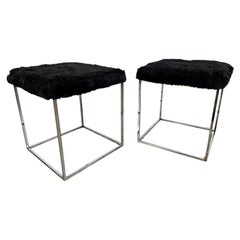 Tabourets des années 1970 en métal chromé et assise en fourrure noire