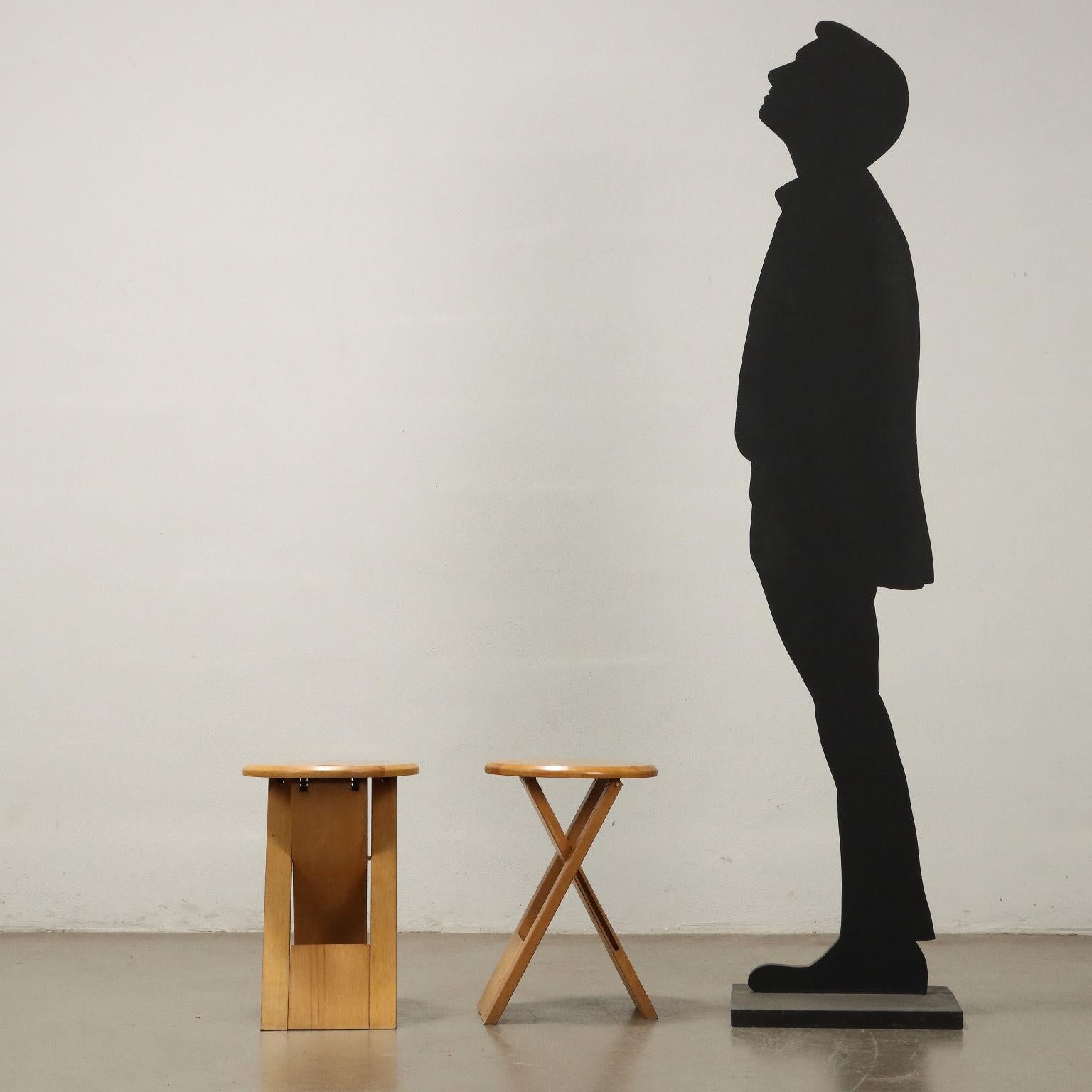 Pair of folding stools, made of beech wood. 