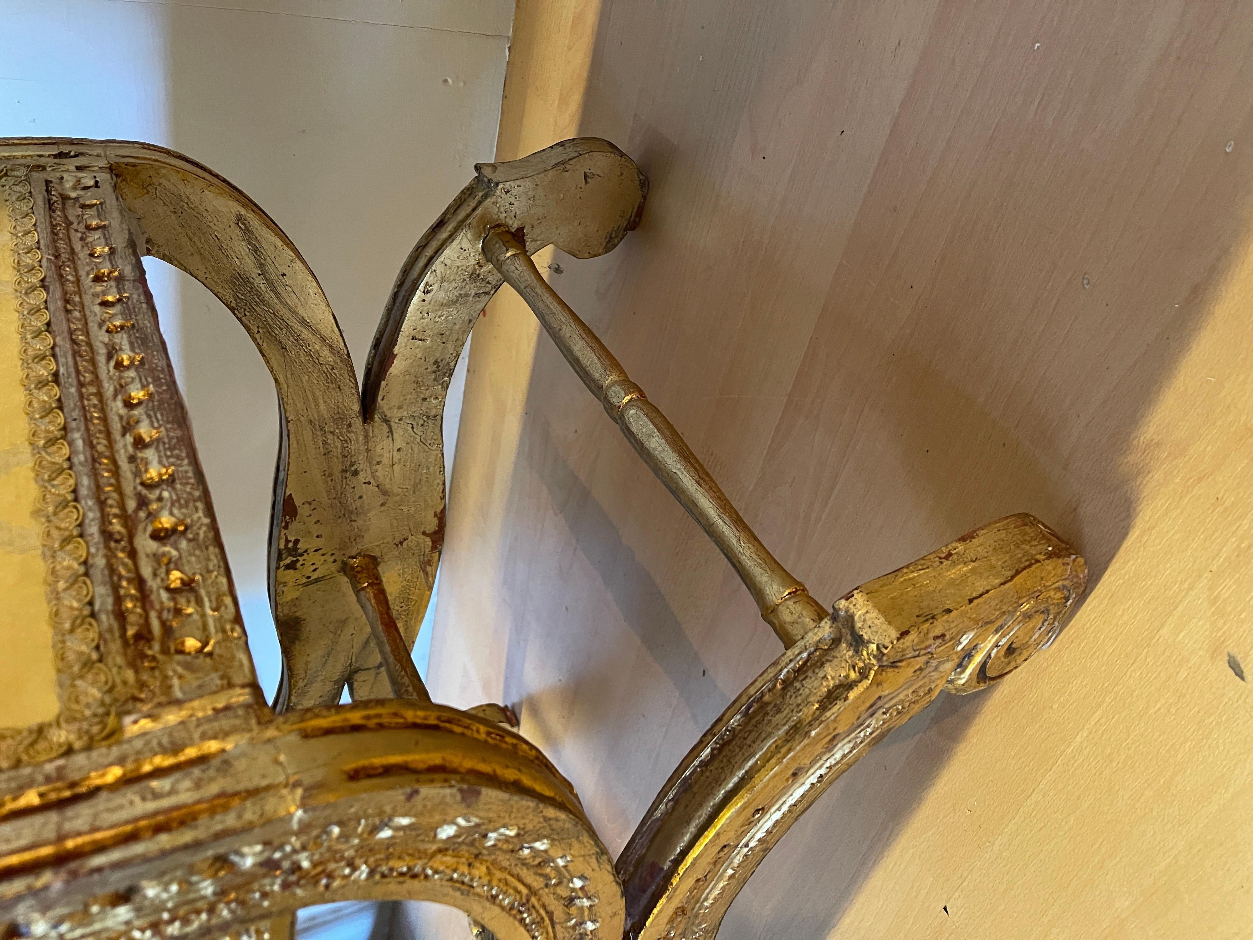 Sgabello classico italiano in legno intagliato e dorato, XX secolo in vendita 2