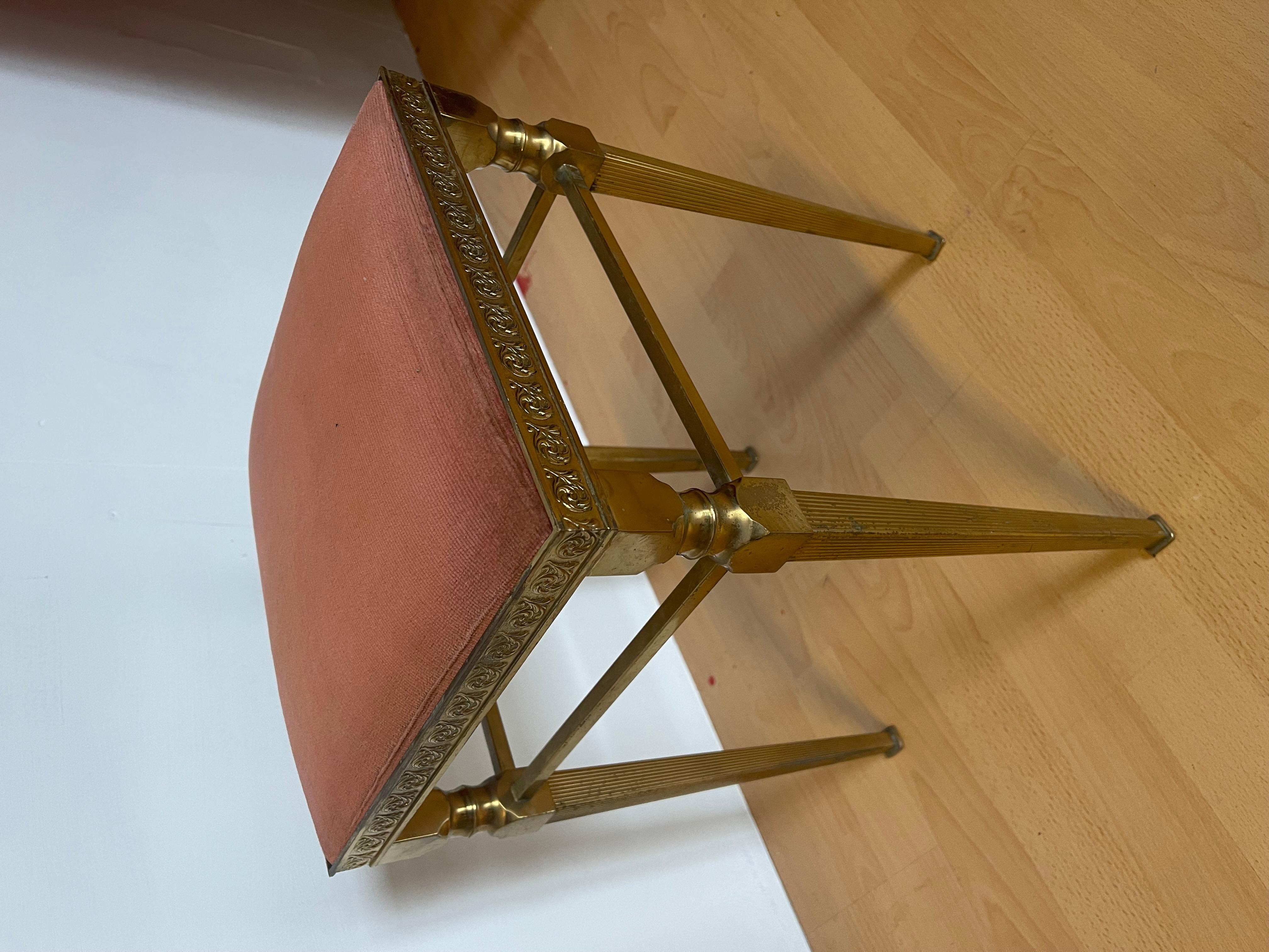 Romano classico Sgabello italiano in bronzo dorato degli anni '60 in stile lombardo in vendita