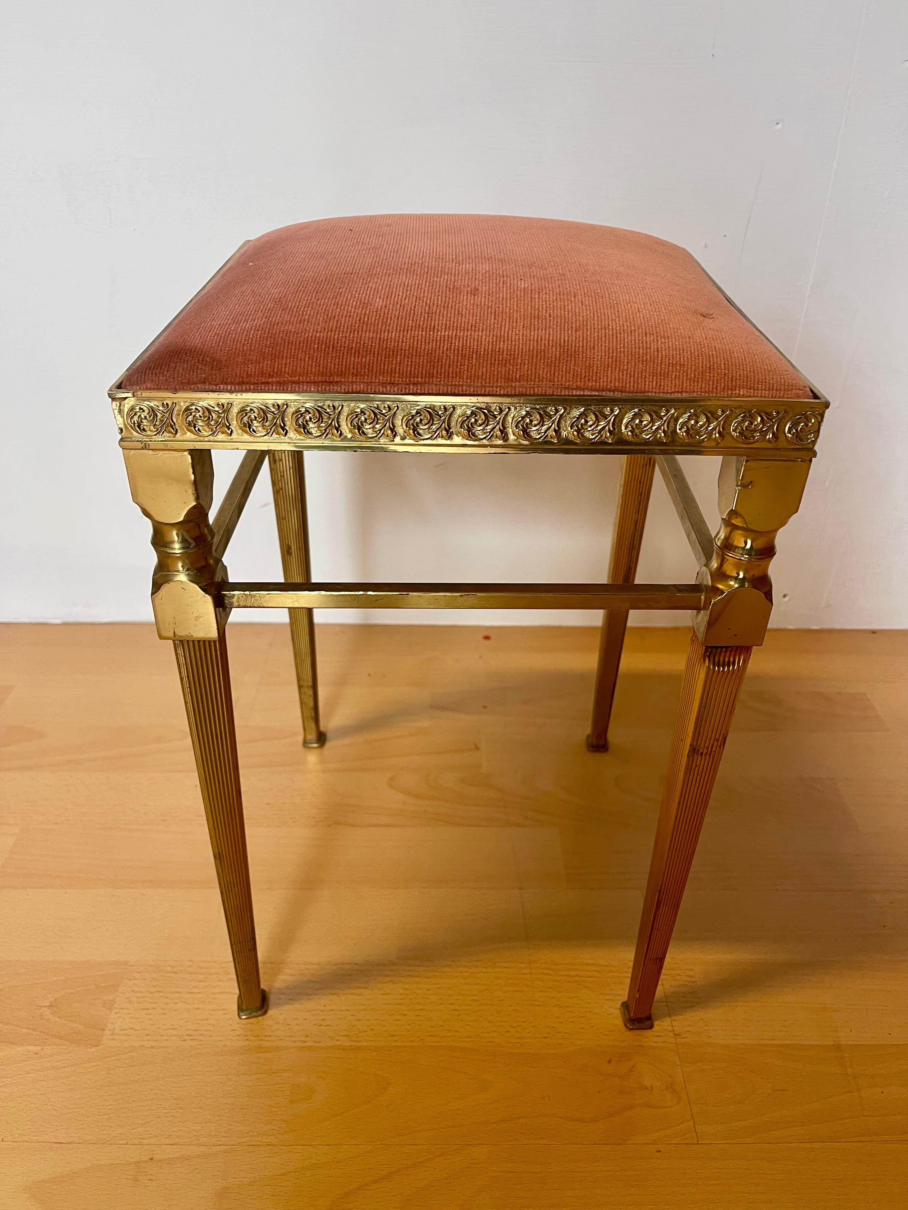 Italian Sgabello italiano in bronzo dorato degli anni '60 in stile lombardo in vendita