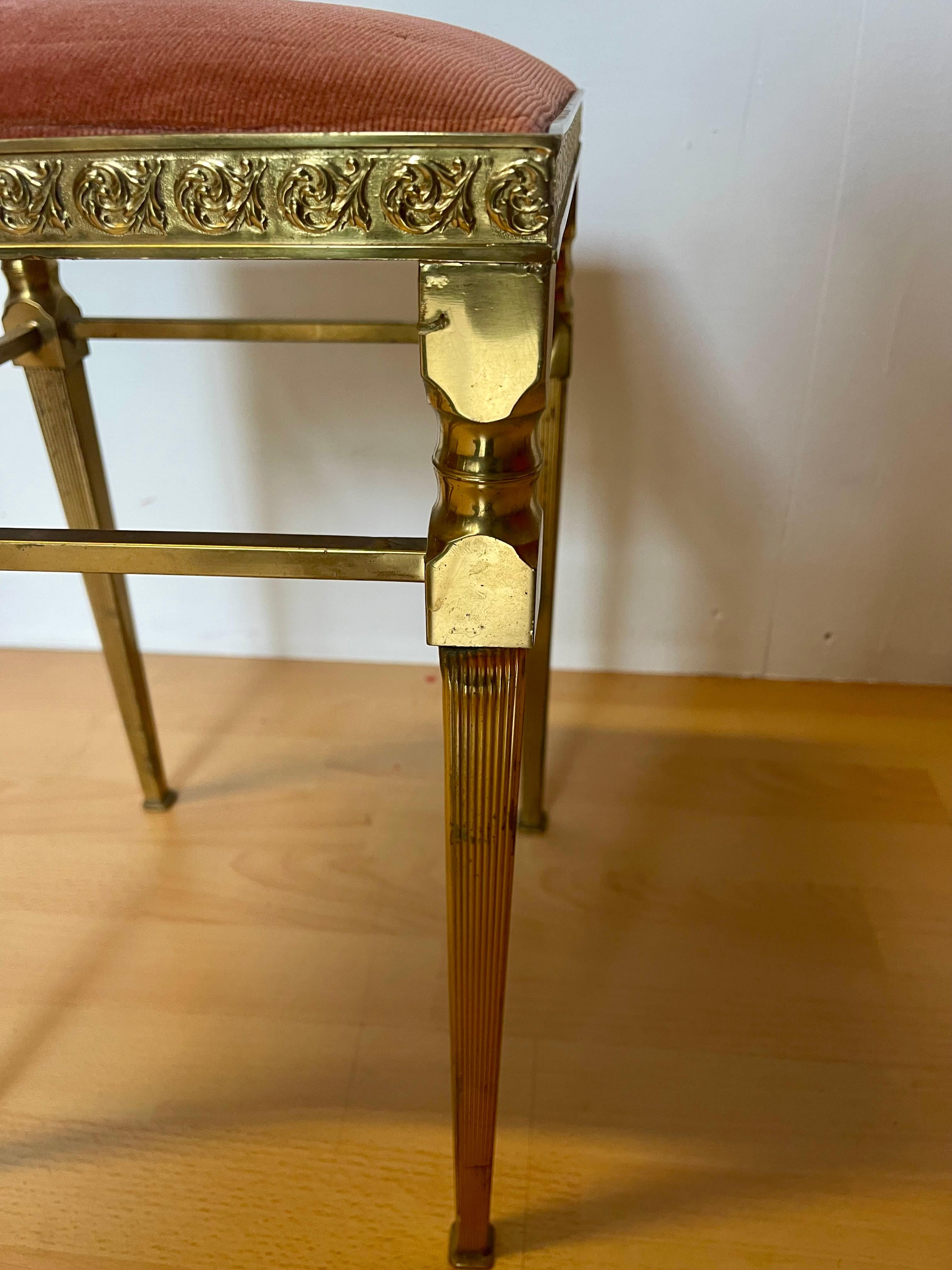 Altro Sgabello italiano in bronzo dorato degli anni '60 in stile lombardo in vendita
