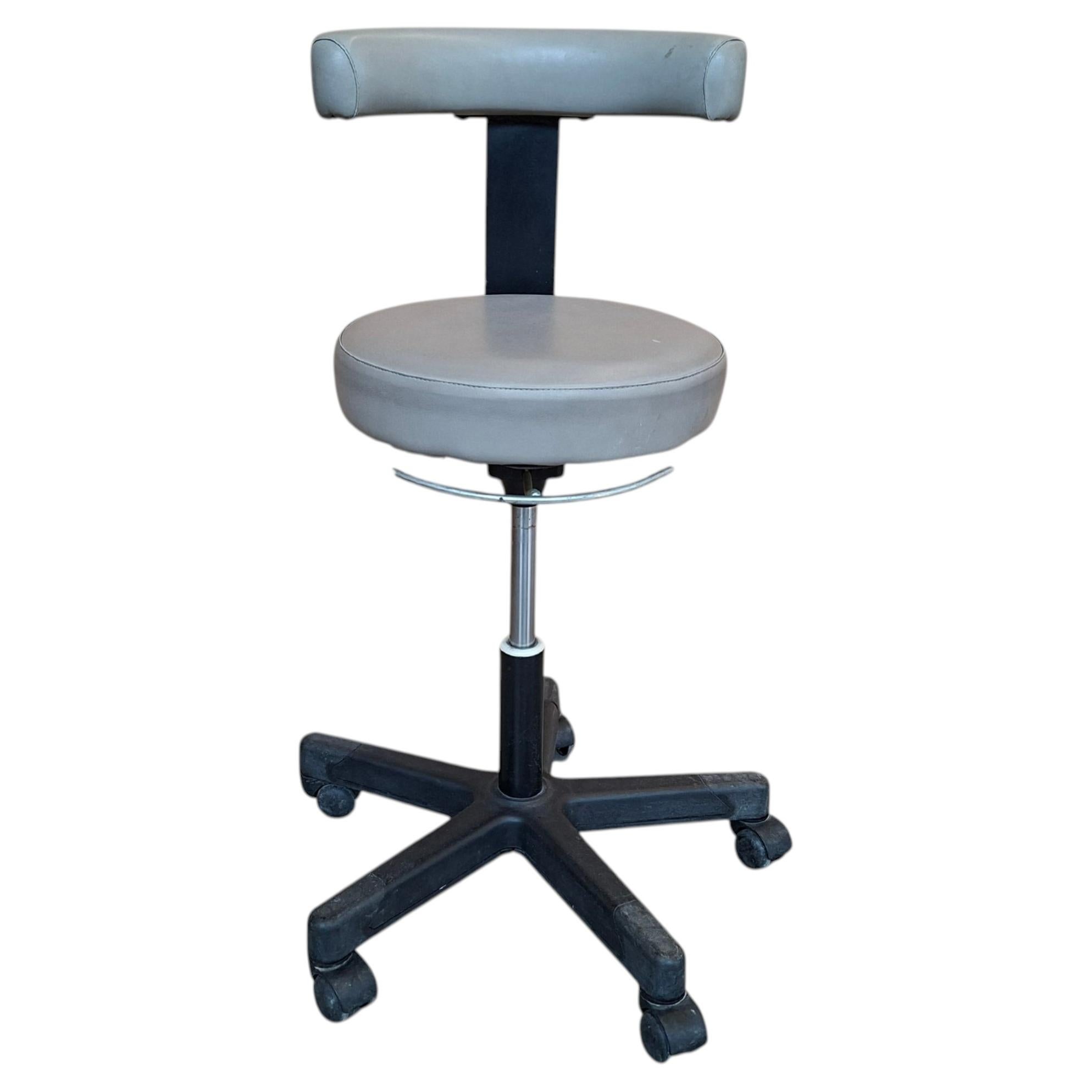 Tabouret médical professionnel des années 80 - Design & Ergonomie en vente