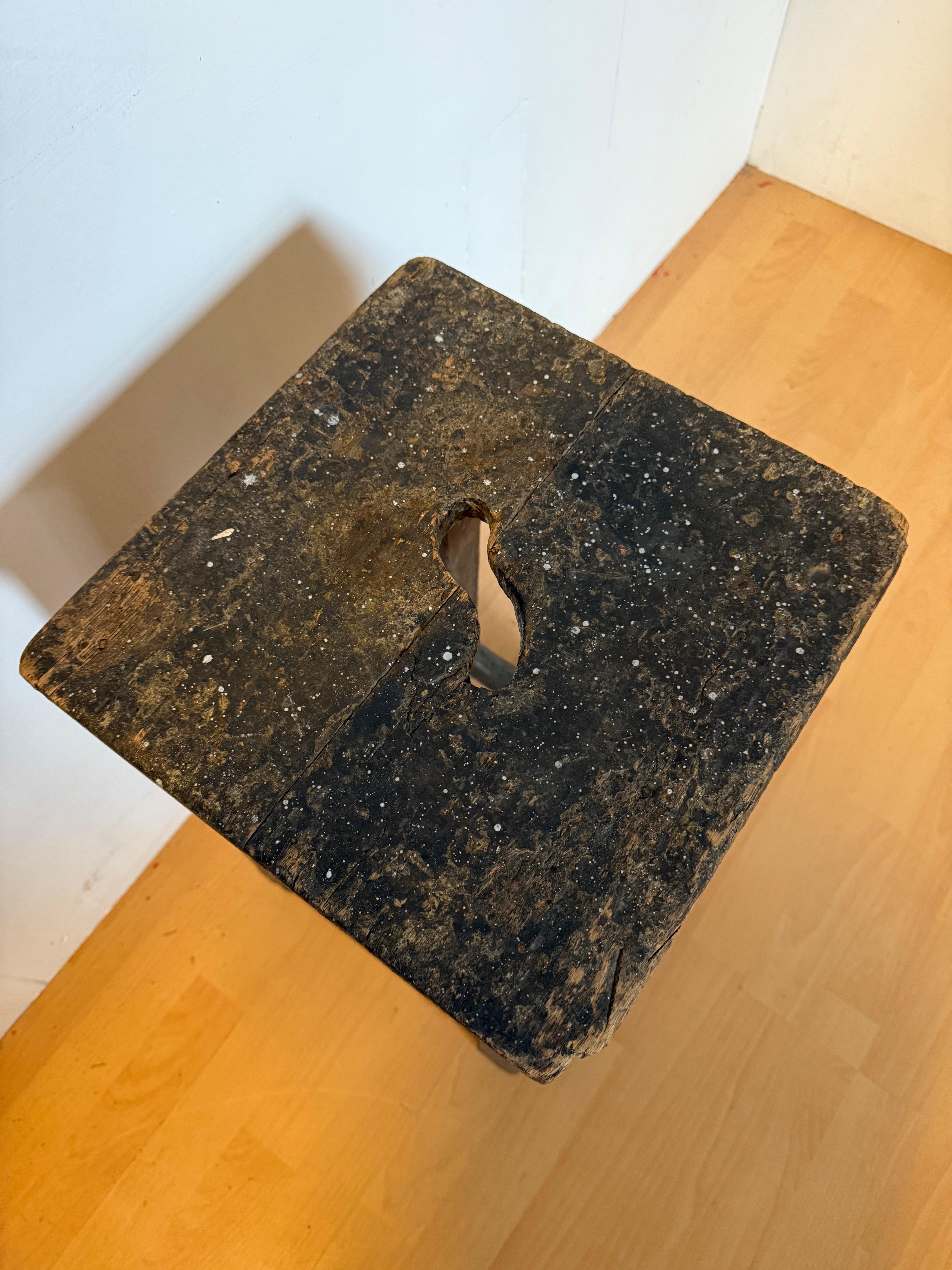 Fait main Tabouret en bois naturel 20ème siècle italien en vente