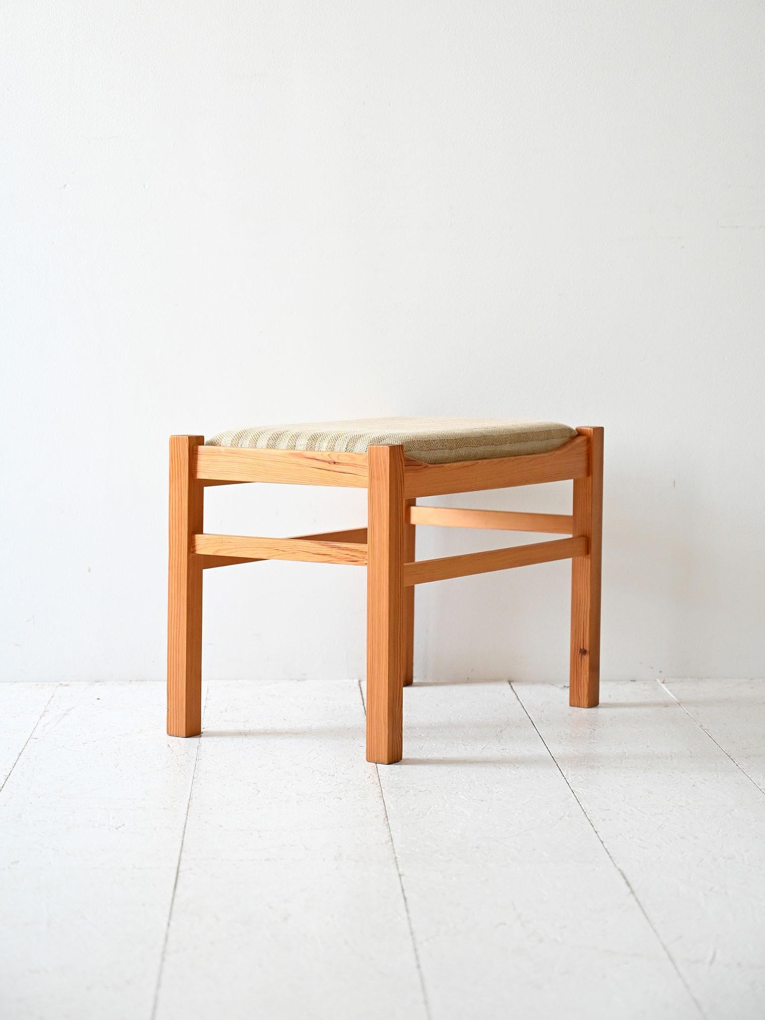 Scandinavo moderno Sgabello poggiapiedi scandinavo in rovere in vendita