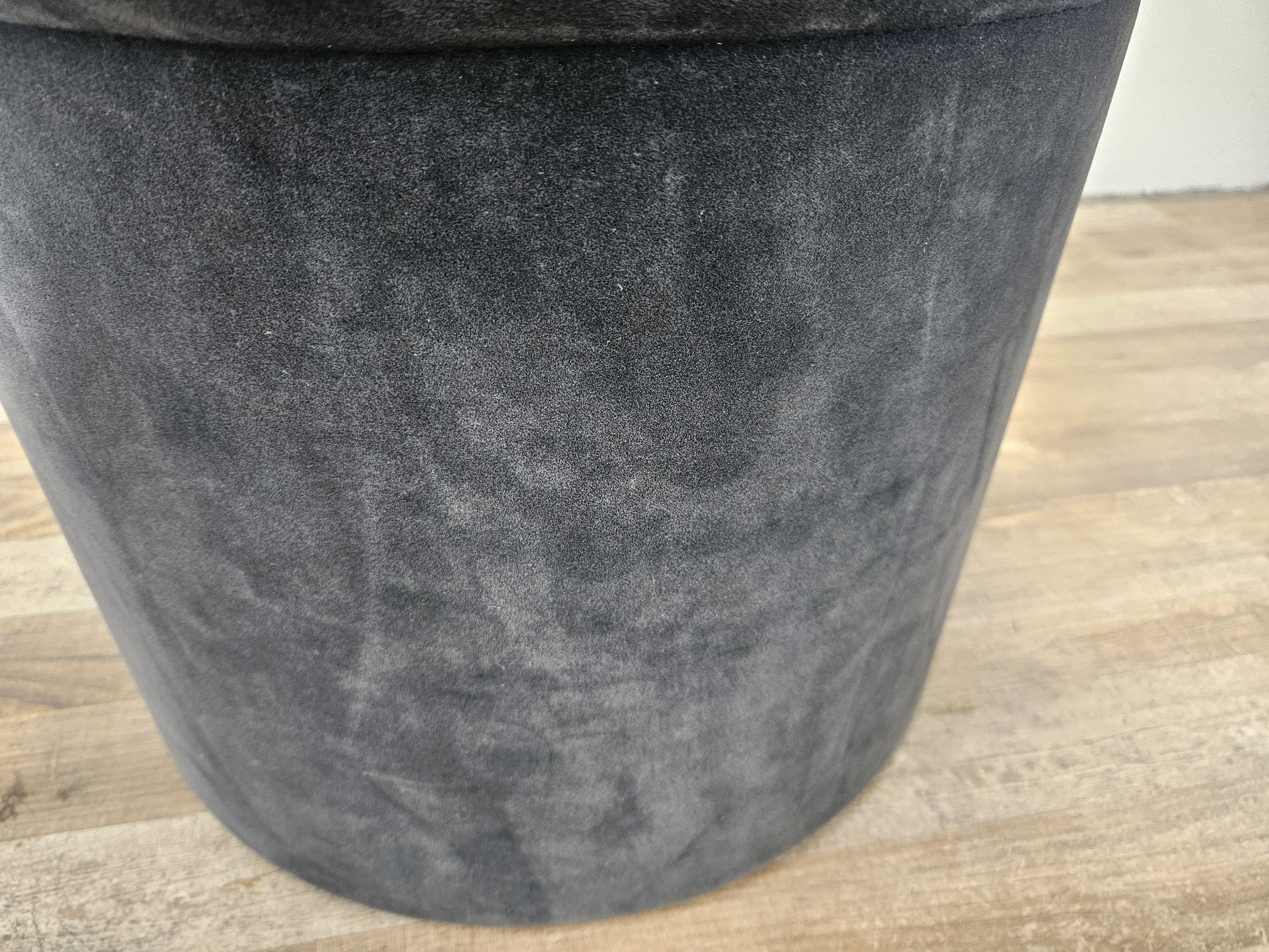 Mid Century 1960s velvet round stool For Sale 2